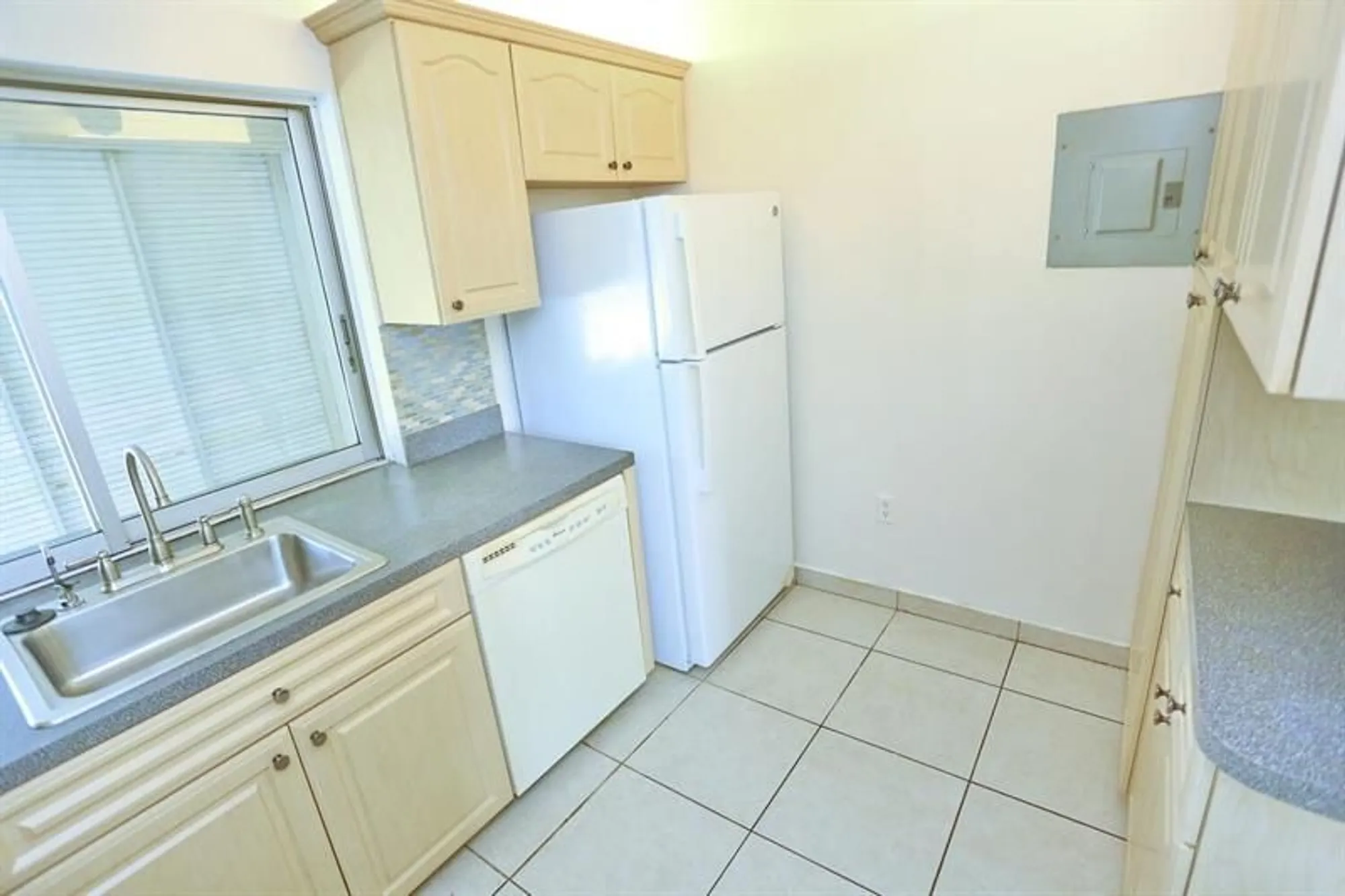 Property Slideshow image 17 of 30 | 9151 lime bay blvd 310, Tamarac, FL, 33321