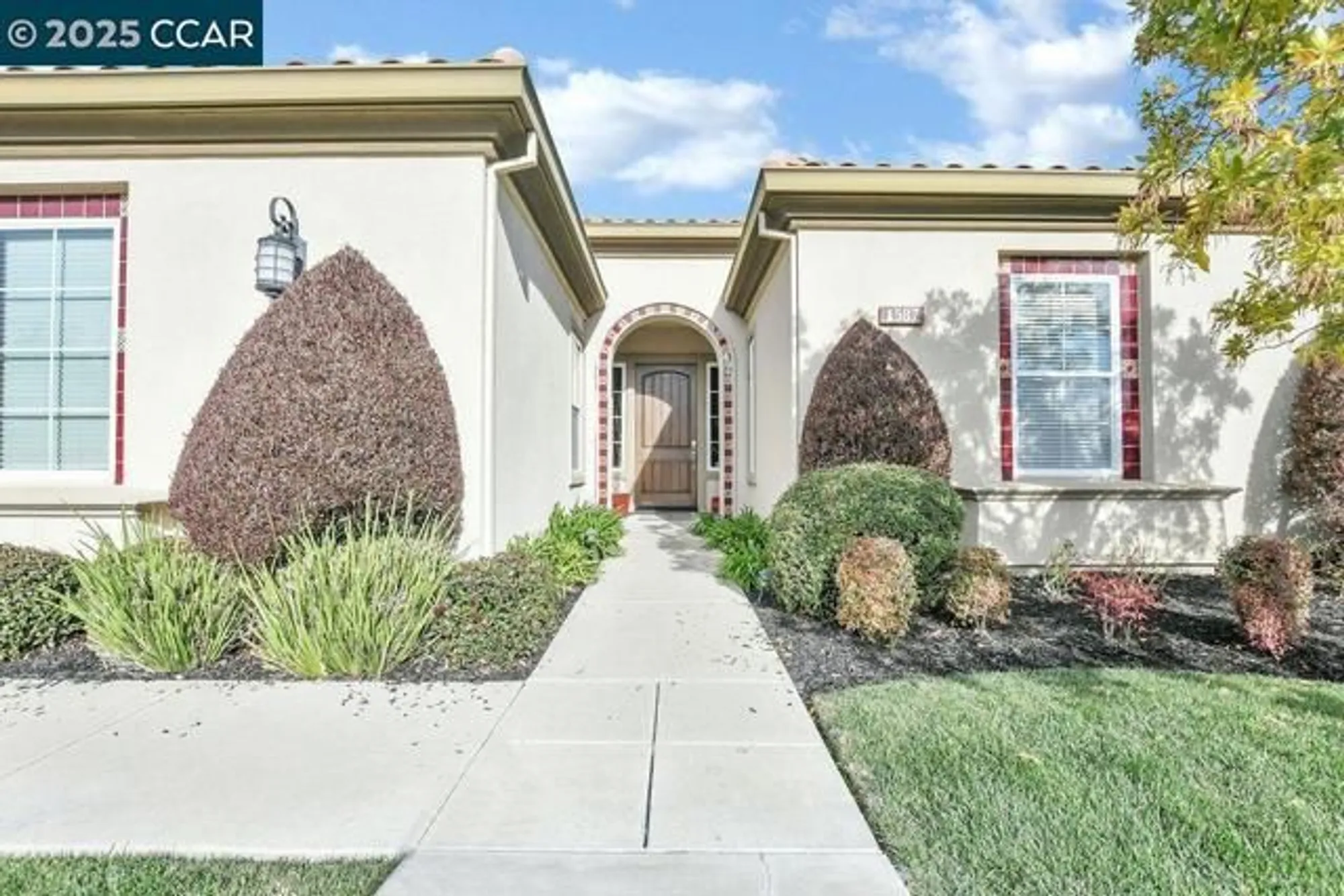 Property Slideshow image 2 of 43 | 1587 california trl, Brentwood, CA, 94513