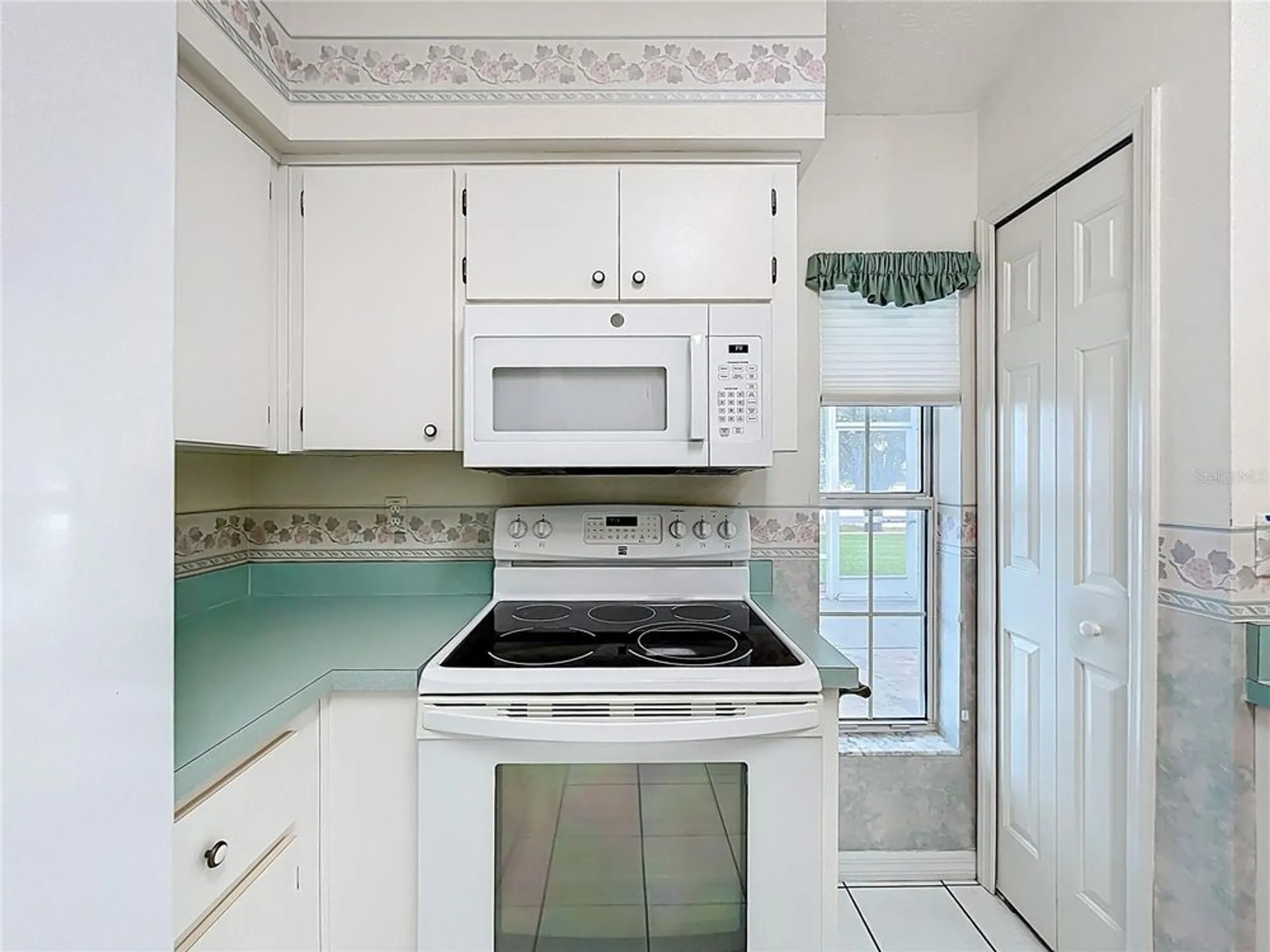 Property Slideshow image 16 of 63 | 5518 queen victoria dr, Leesburg, FL, 34748