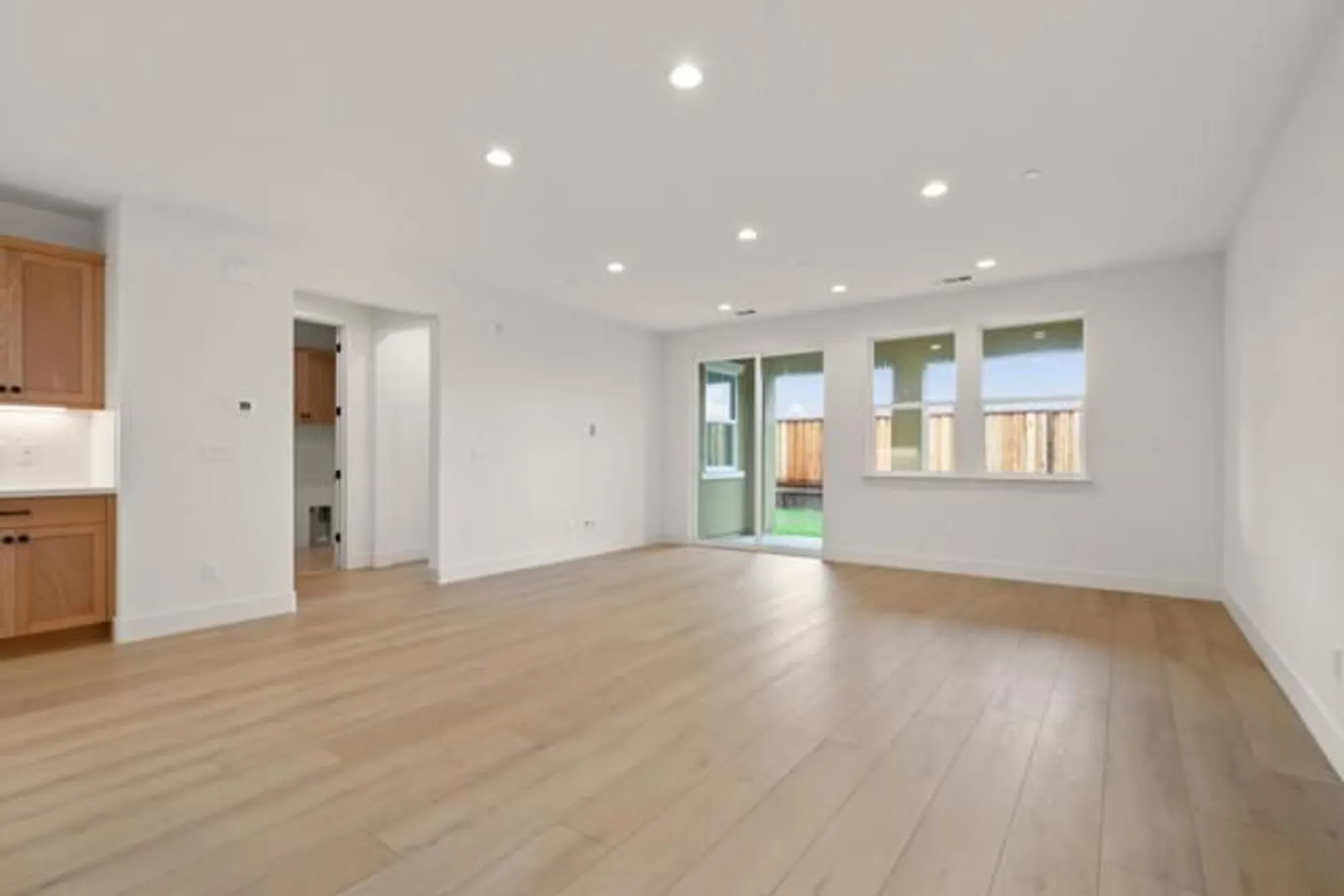 Property Slideshow image 5 of 16 | 2171 white oak dr, Hollister, CA, 95023