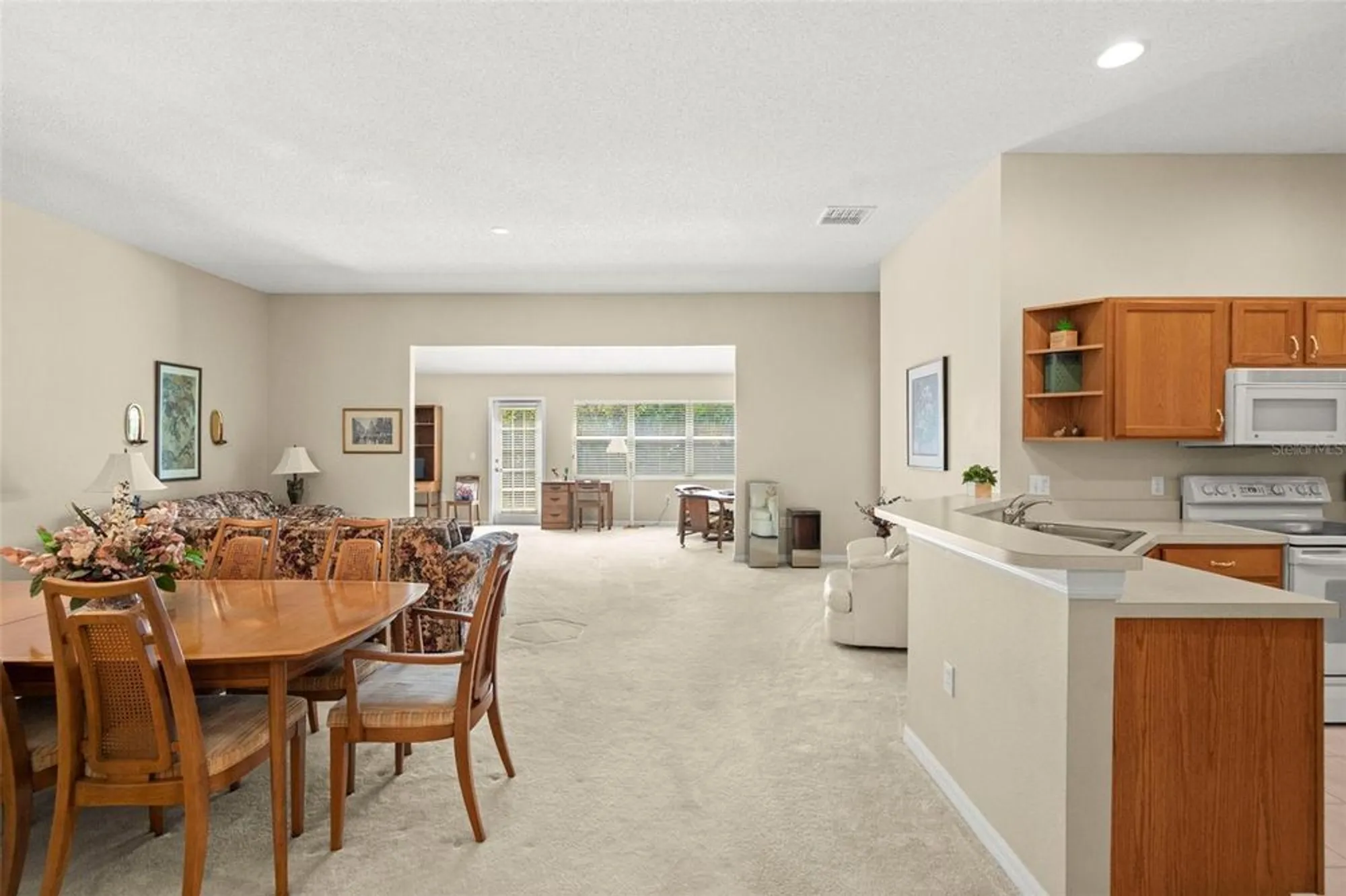 Property Slideshow image 16 of 41 | 1927 acadia greens dr, Sun City Center, FL, 33573