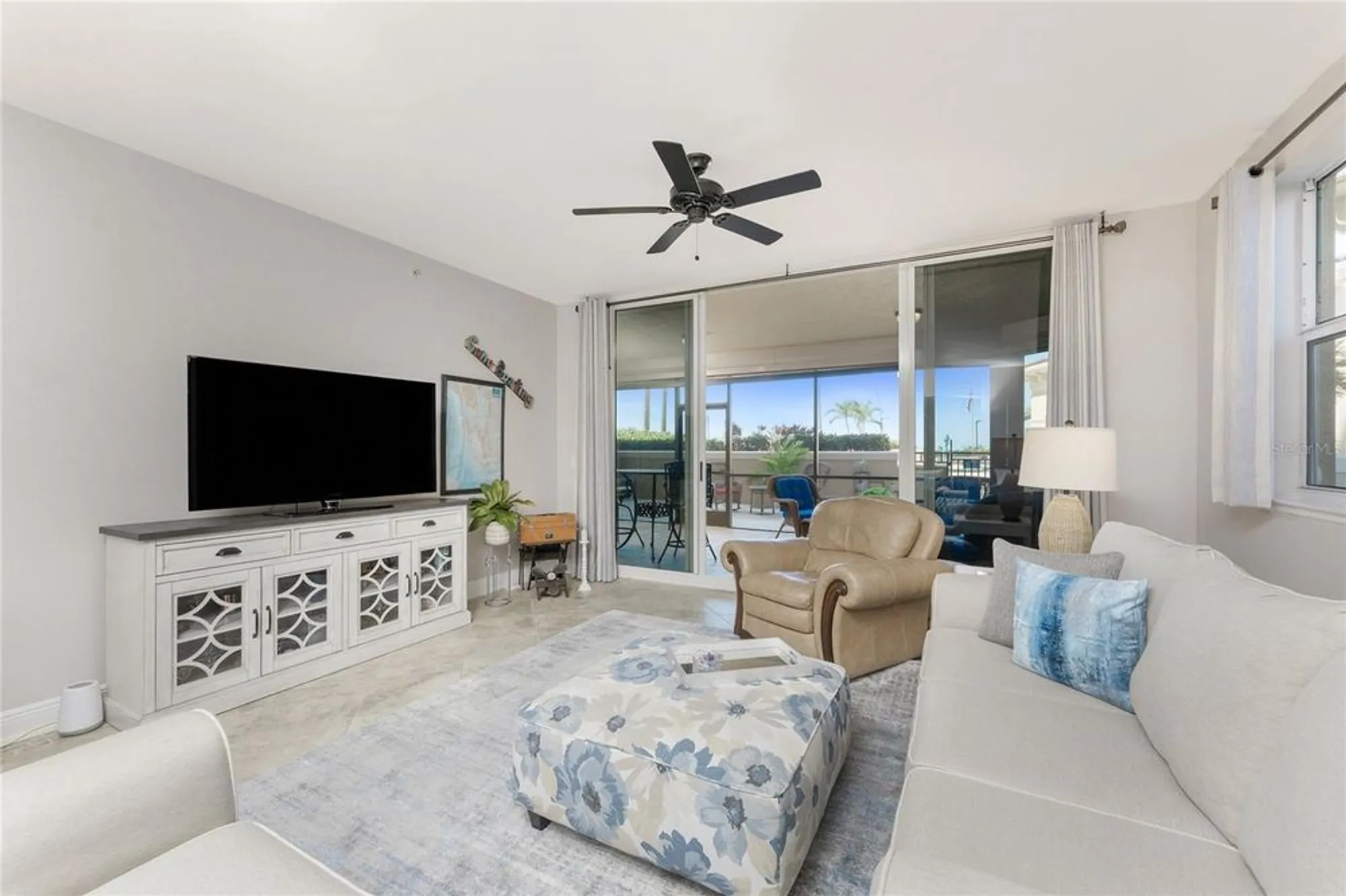 Property Slideshow image 12 of 48 | 3313 sunset key cir 107, Punta Gorda, FL, 33955