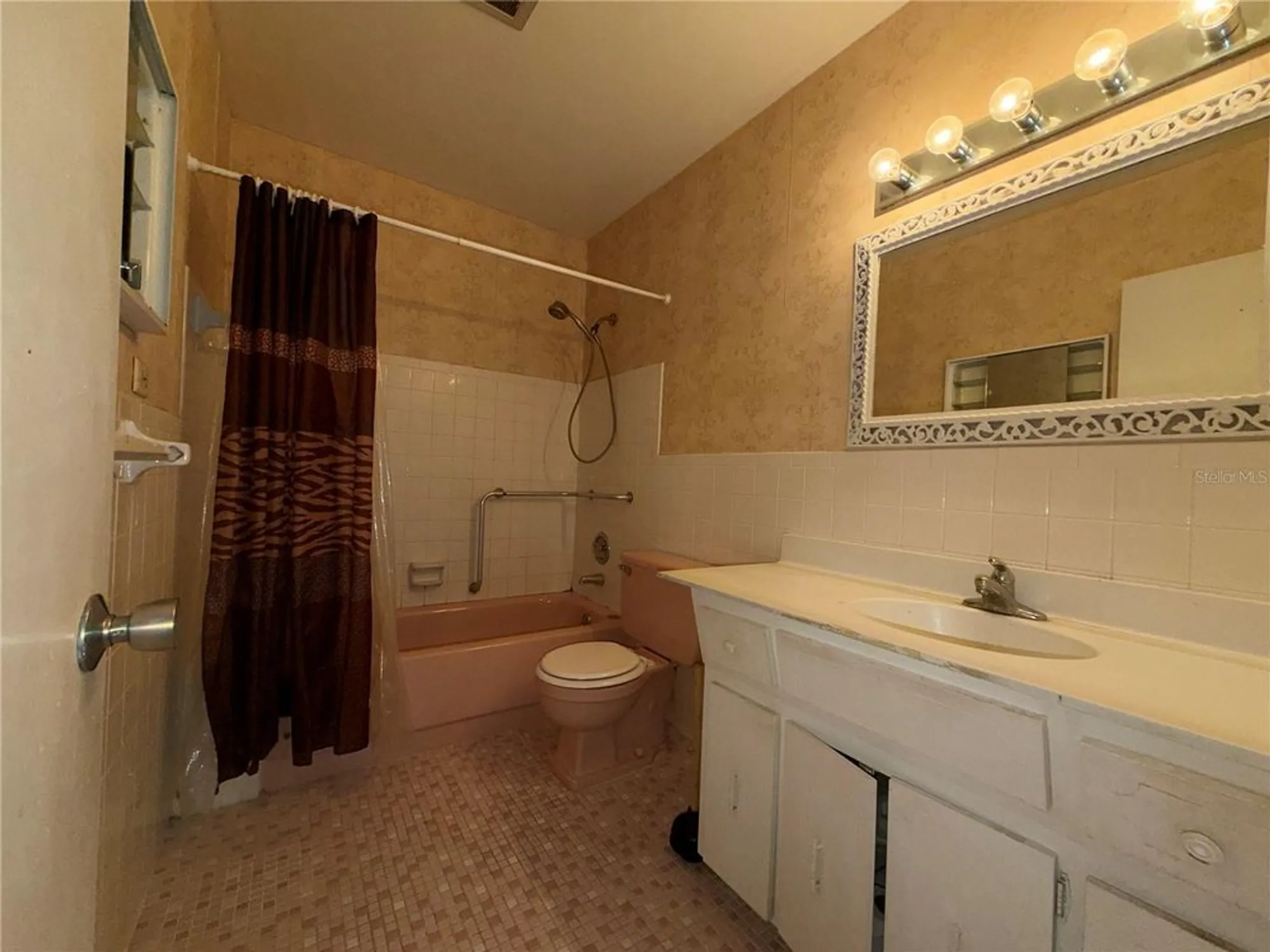 Property Slideshow image 11 of 17 | 2073 denmark st 59, Clearwater, FL, 33763
