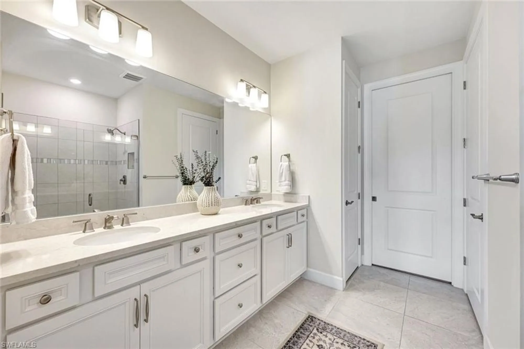 Property Slideshow image 16 of 32 | 12240 canal grande dr, Fort Myers, FL, 33913