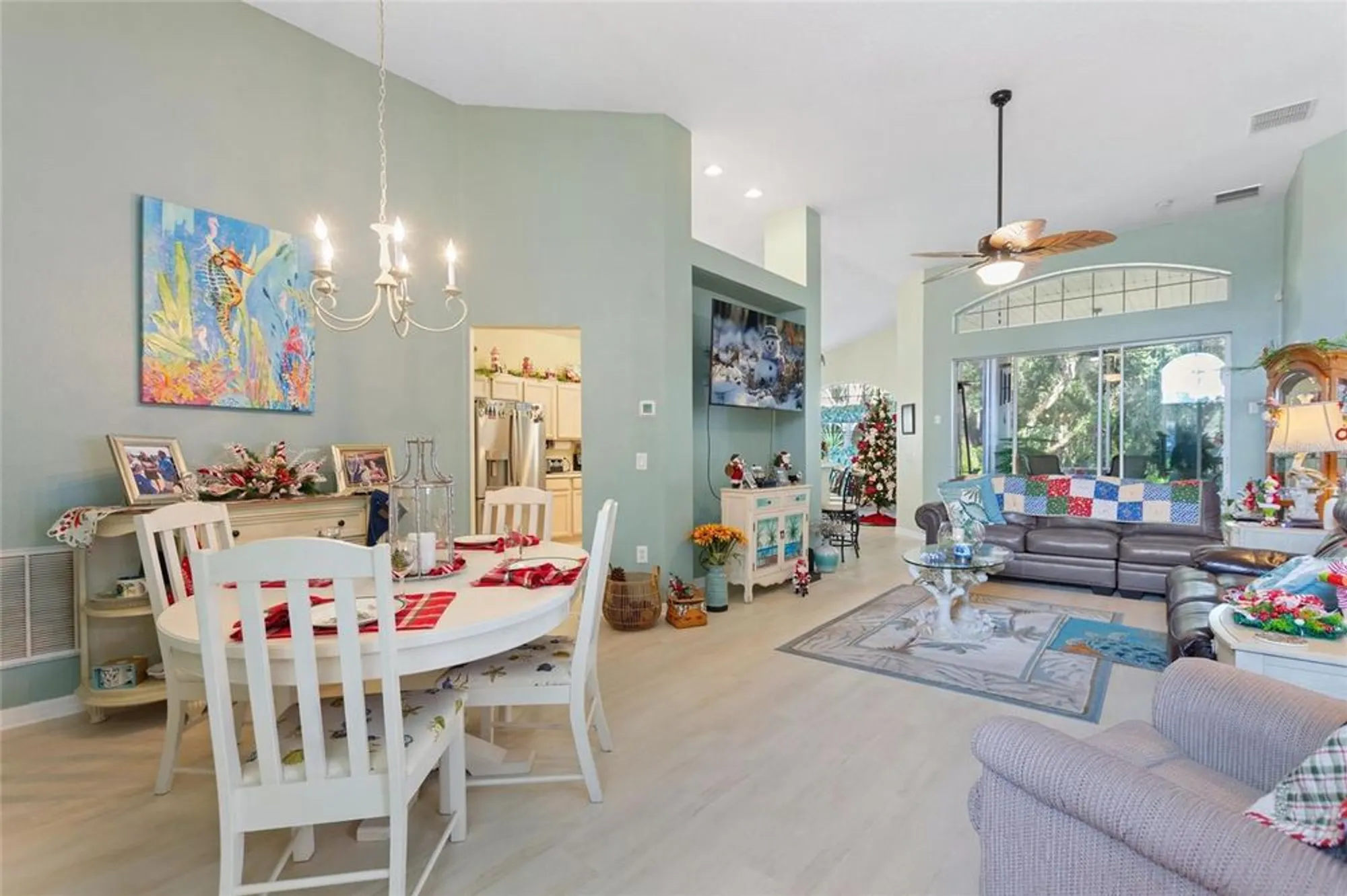 Property Slideshow image 12 of 60 | 642 vista oaks way, Davenport, FL, 33837