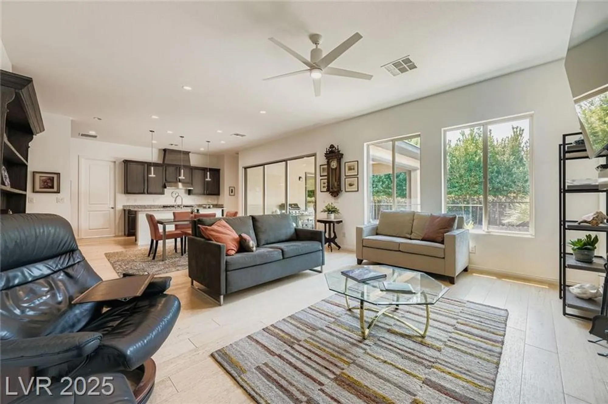 Property Slideshow image 15 of 45 | 9889 gemstone sunset ave, Las Vegas, NV, 89148