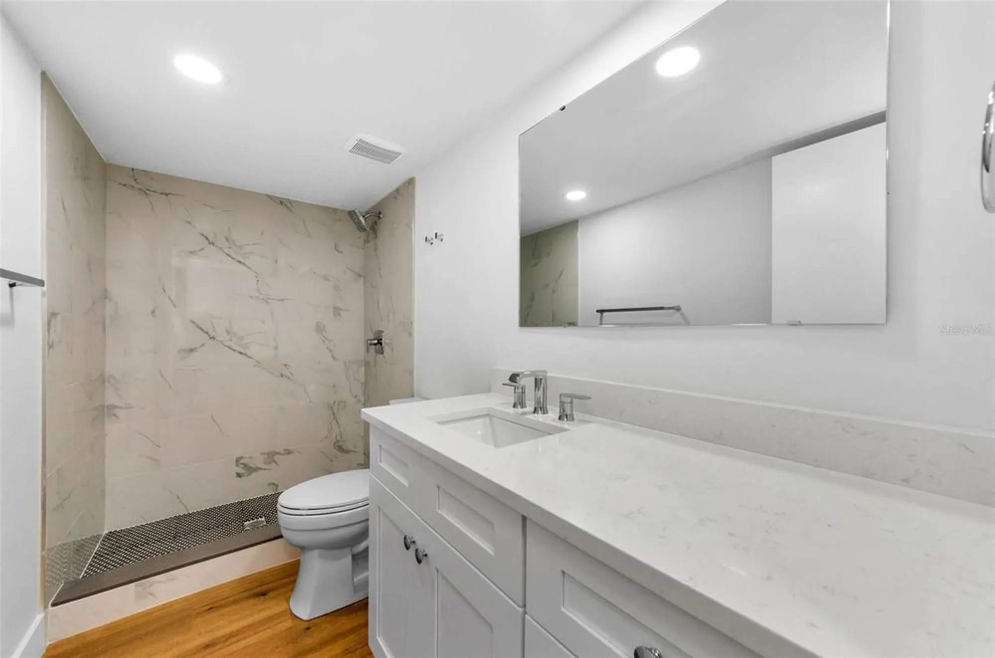 Property Slideshow image 30 of 47 | 3062 eastland blvd unit 308, Clearwater, FL, 33761