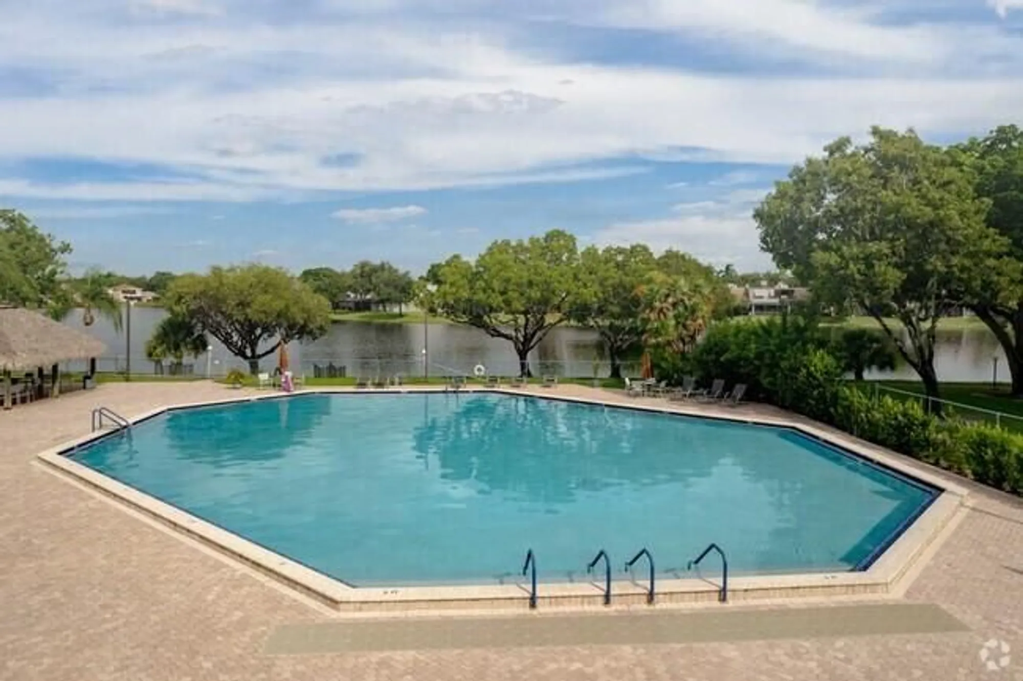 Property Slideshow image 23 of 23 | 900 colony point cir 121, Pembroke Pines, FL, 33026