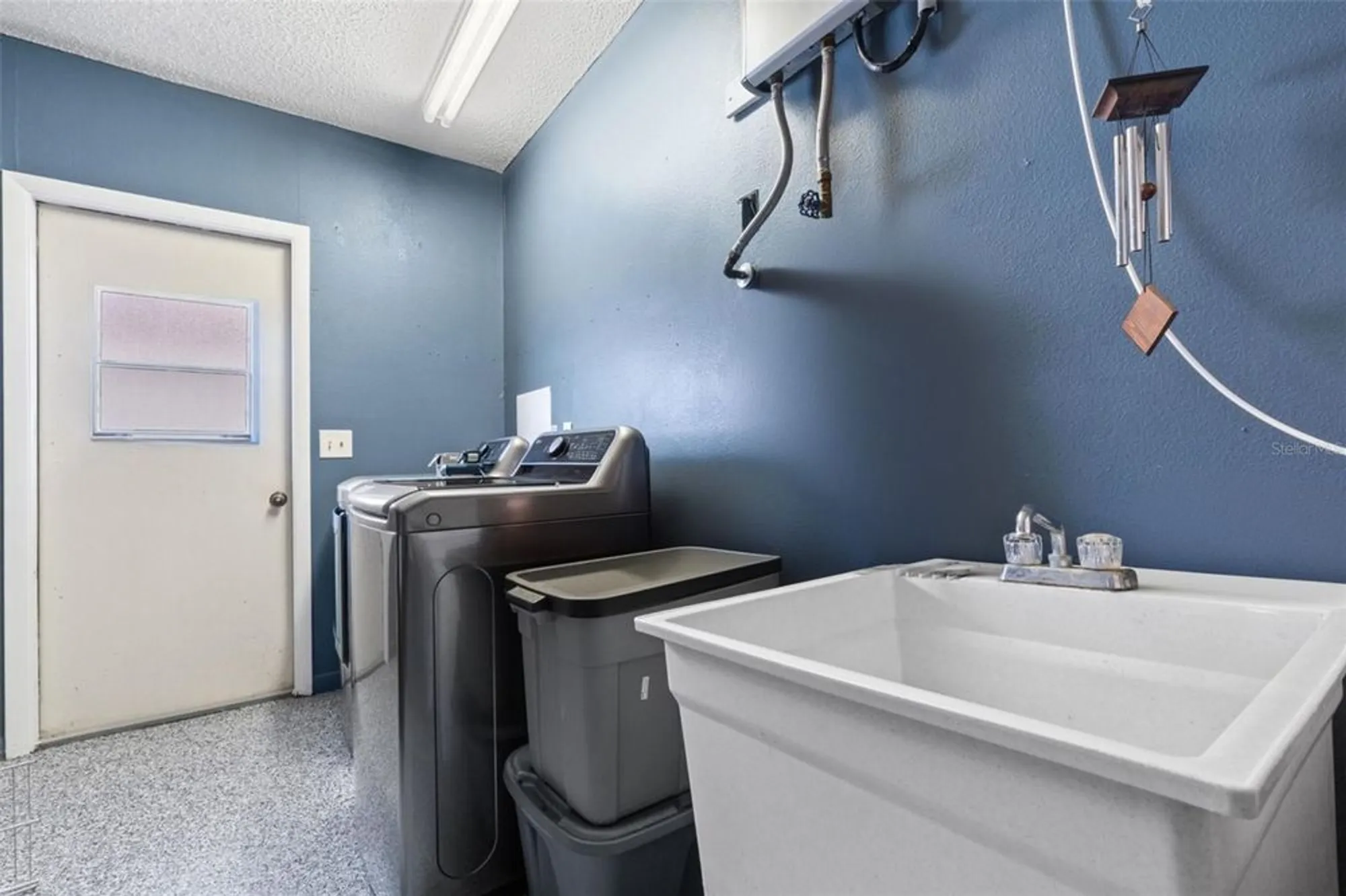 Property Slideshow image 31 of 49 | 1957 prairie dunes cir, Lakeland, FL, 33810