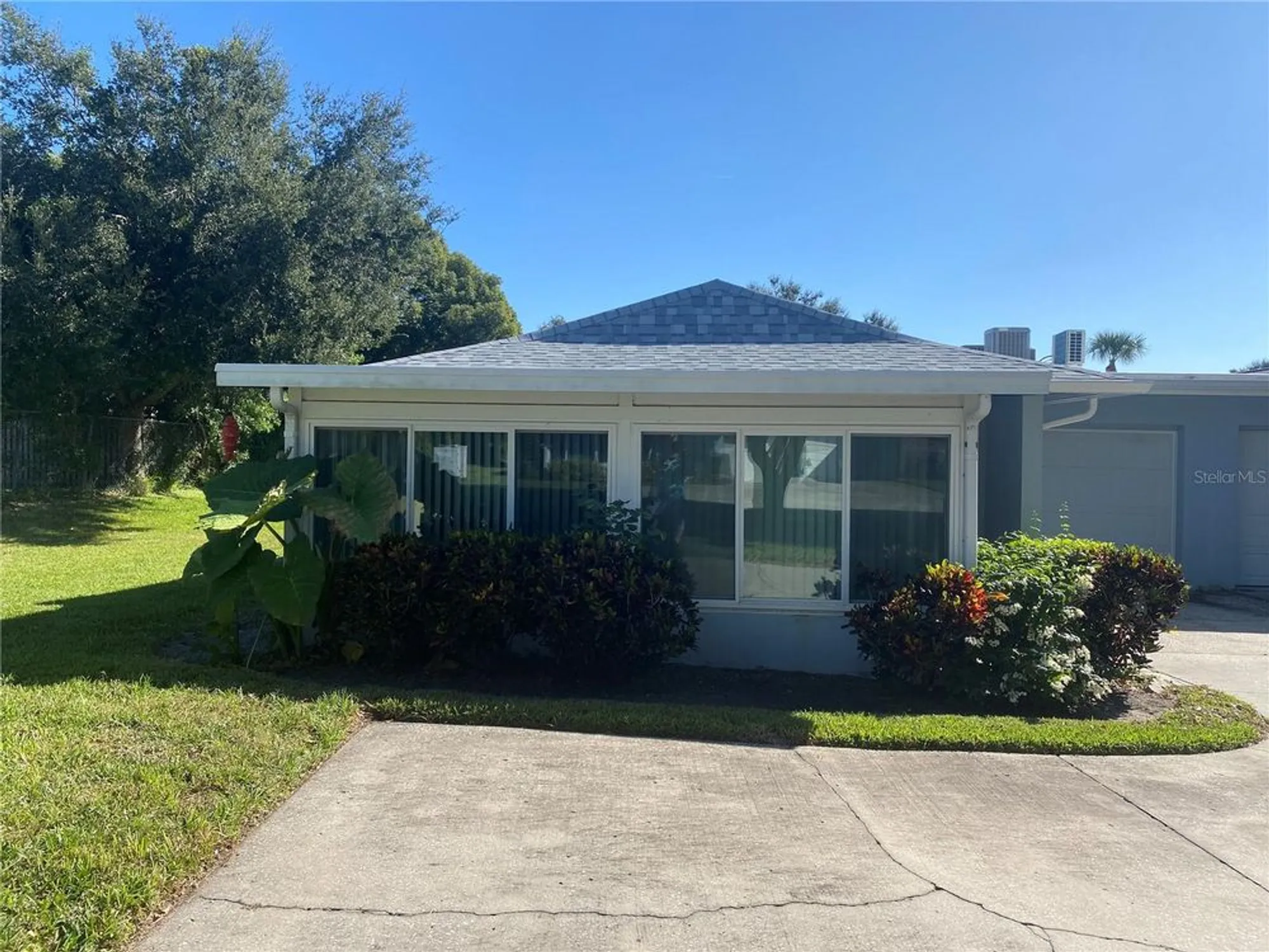 Property Slideshow image 28 of 30 | 1609 whitebridge dr c, Palm Harbor, FL, 34684