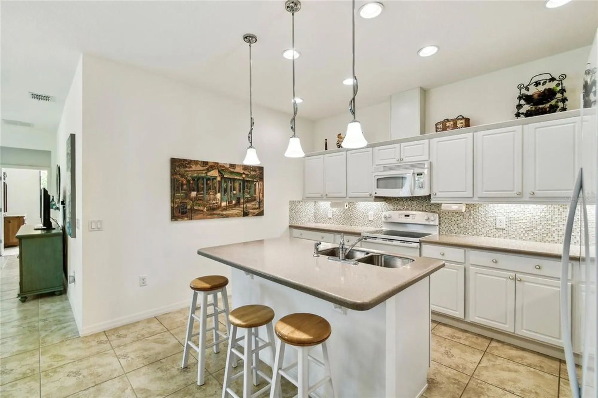 Property Slideshow image 15 of 63 | 3390 fallbrook dr, Kissimmee, FL, 34759