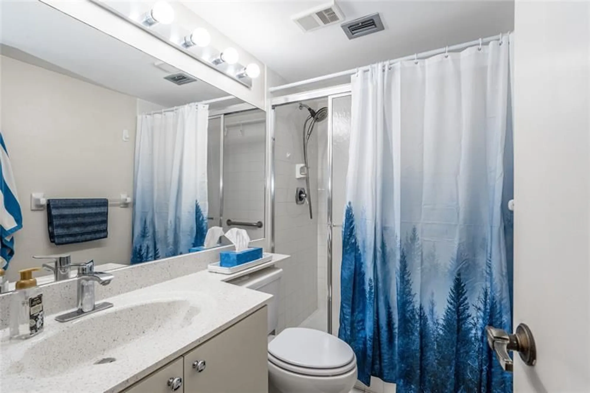 Property Slideshow image 5 of 54 | 150 s hollybrook ter 107, Pembroke Pines, FL, 33025