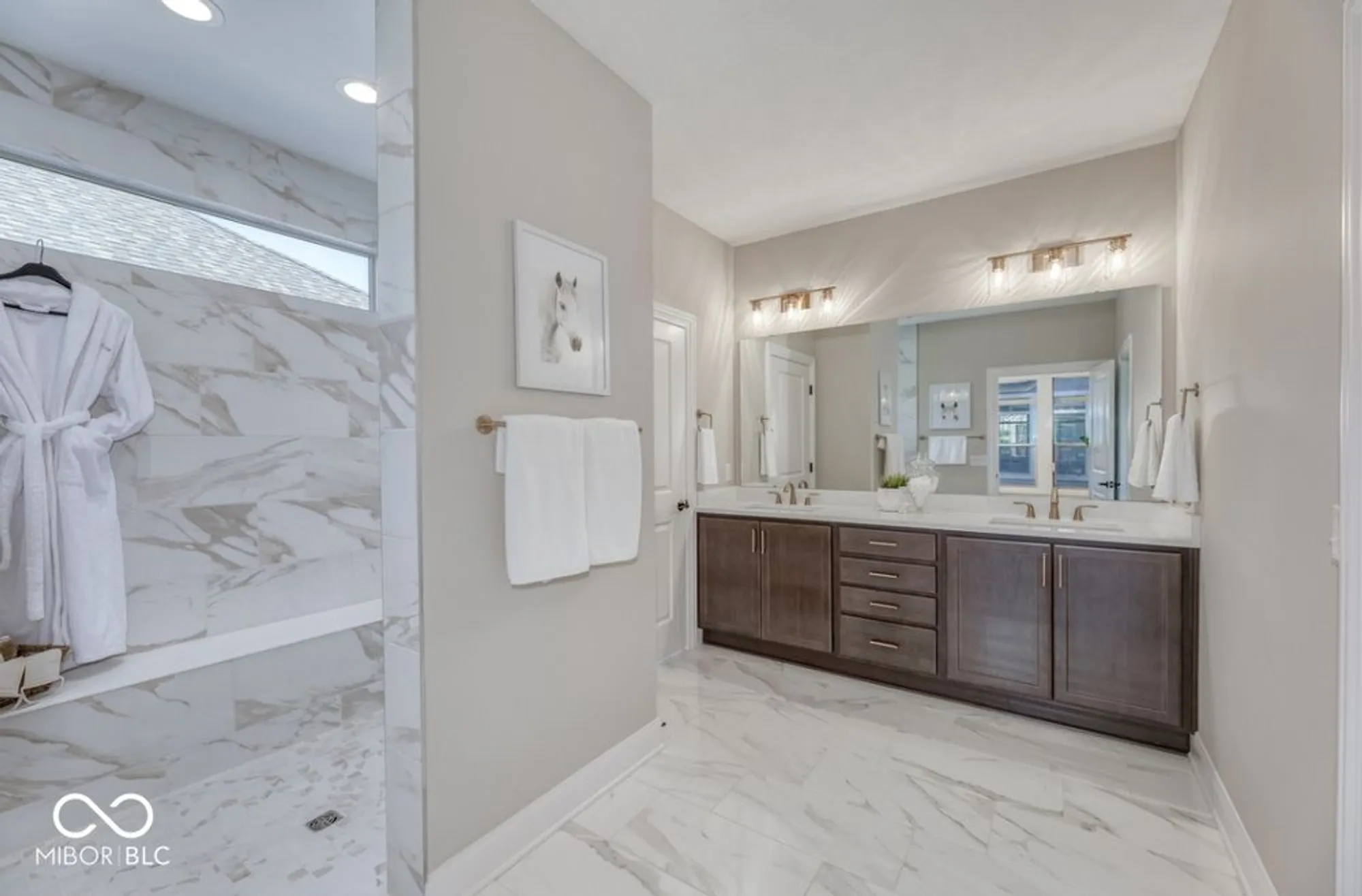 Property Slideshow image 17 of 38 | 2945 millgate dr, Carmel, IN, 46033