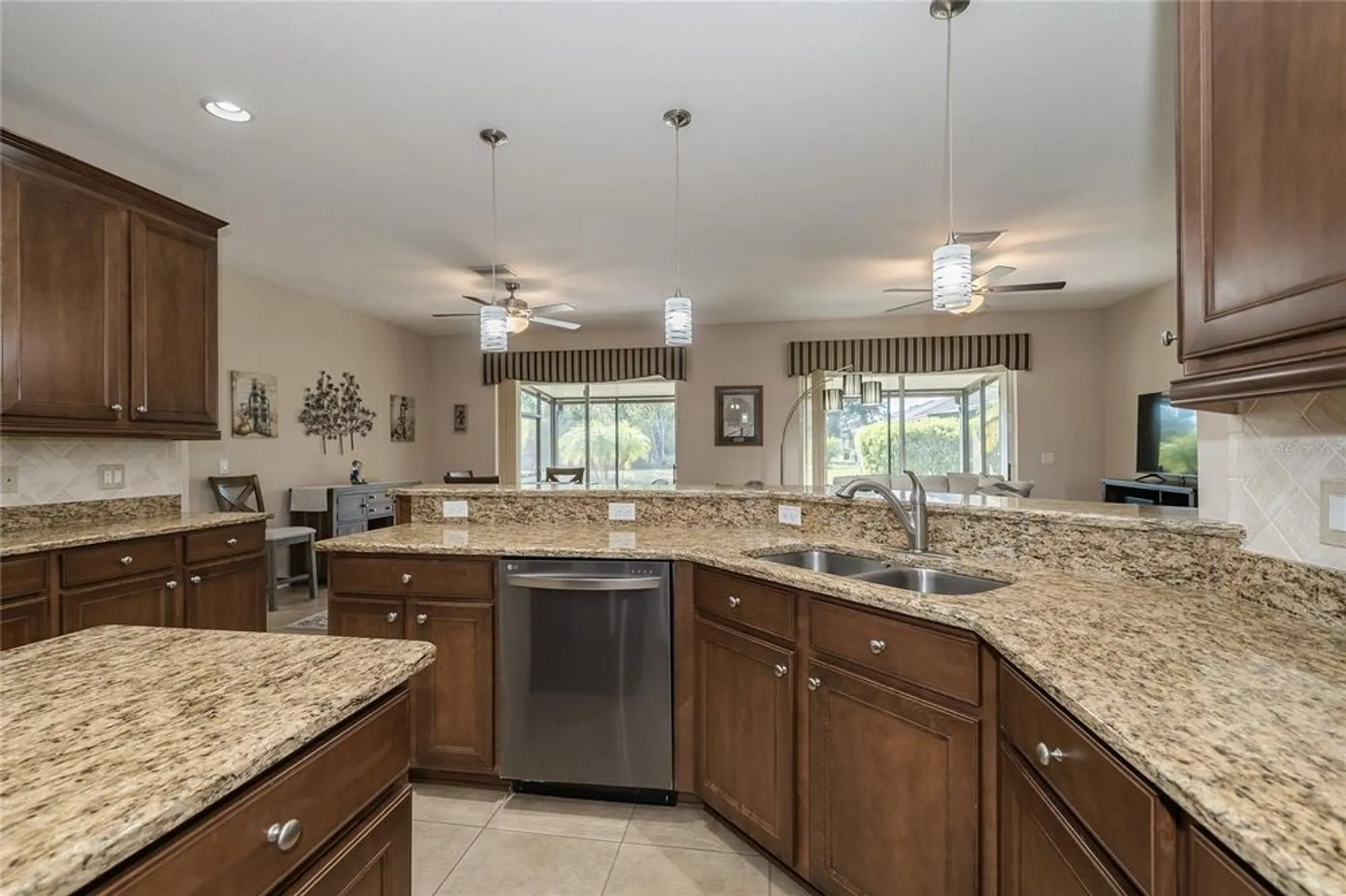 Property Slideshow image 34 of 73 | 29290 grass bunker dr, San Antonio, FL, 33576