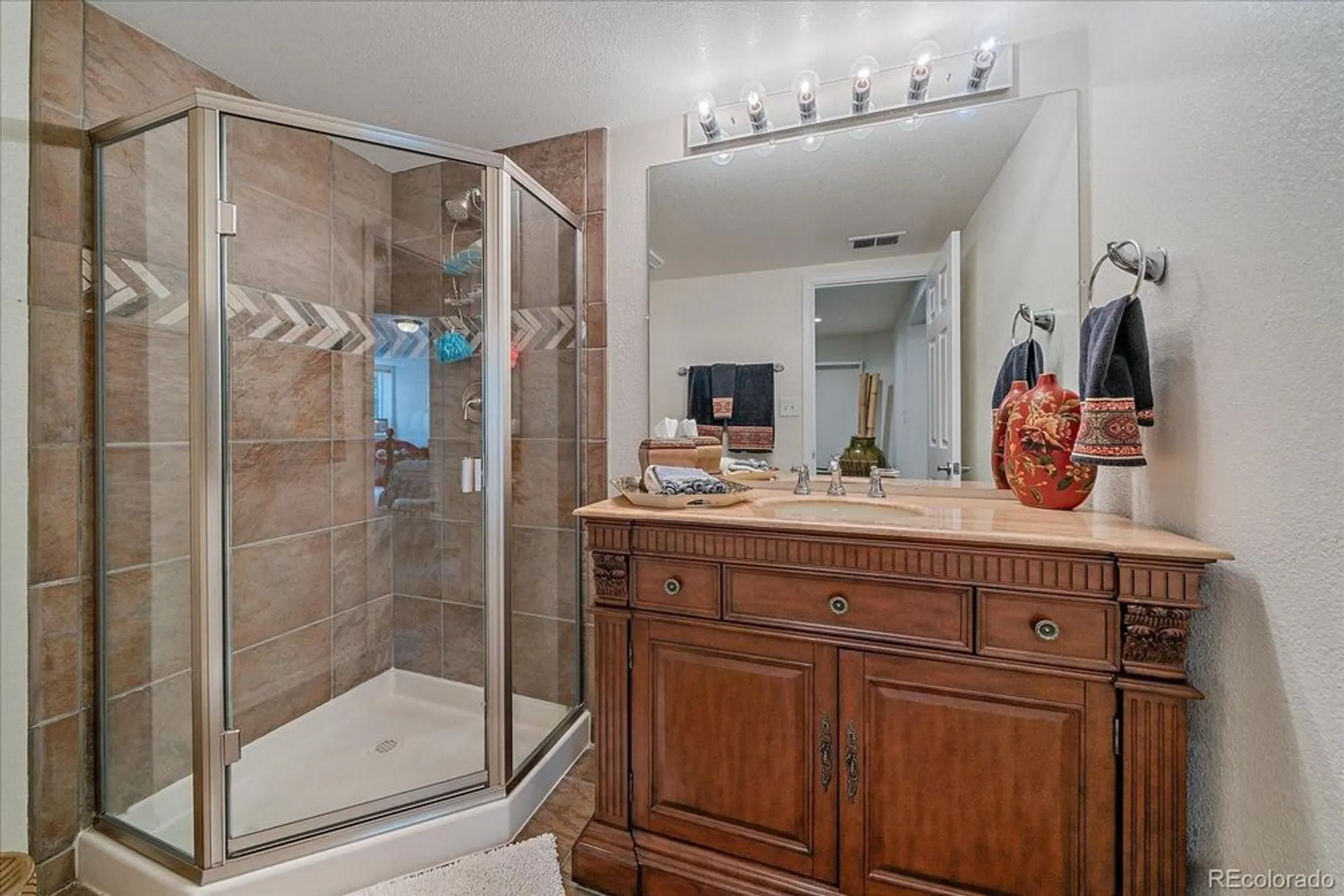 Property Slideshow image 37 of 47 | 8251 s quatar cir, Aurora, CO, 80016