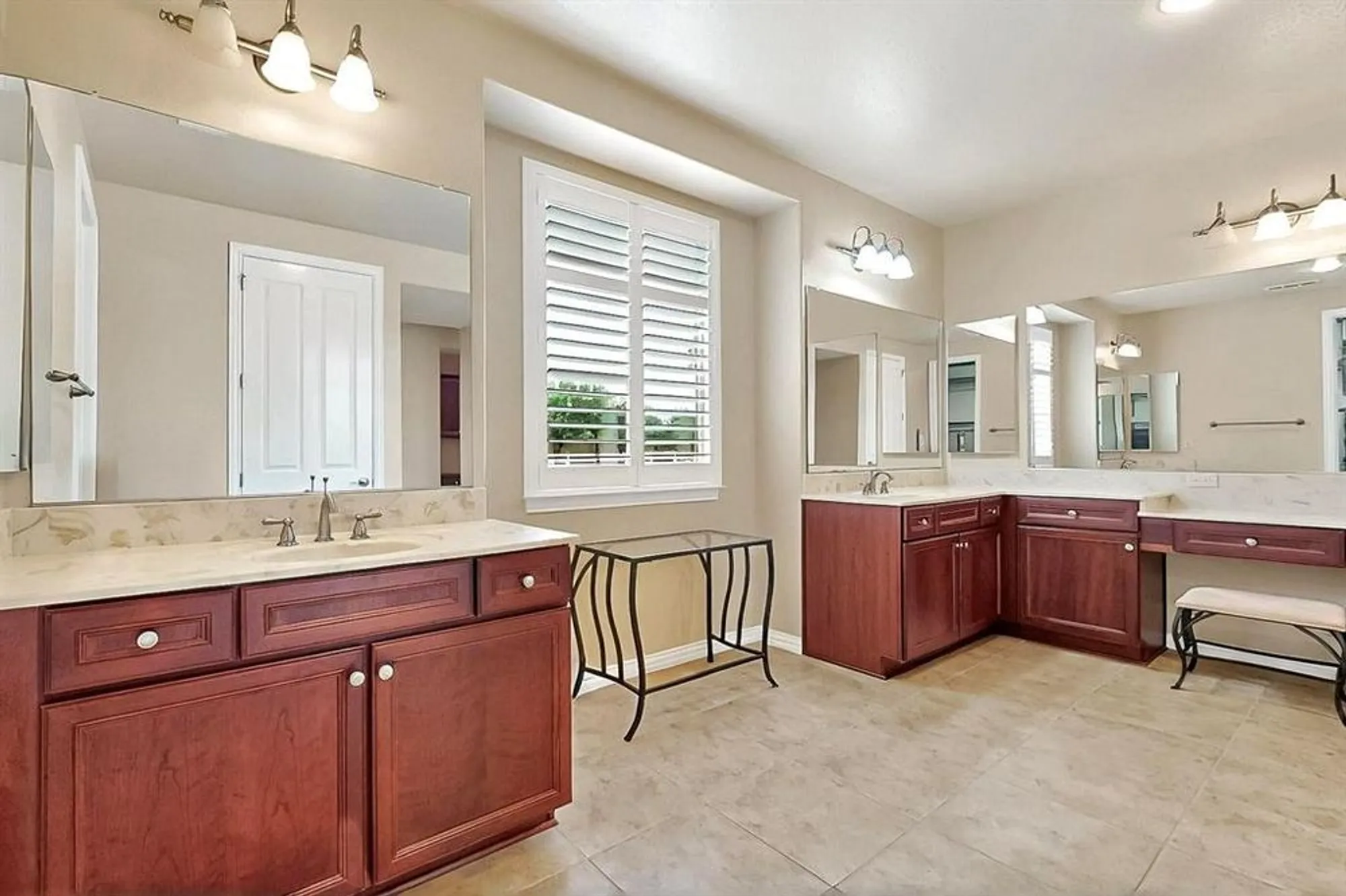 Property Slideshow image 23 of 38 | 11908 glenbrook st, Denton, TX, 76207