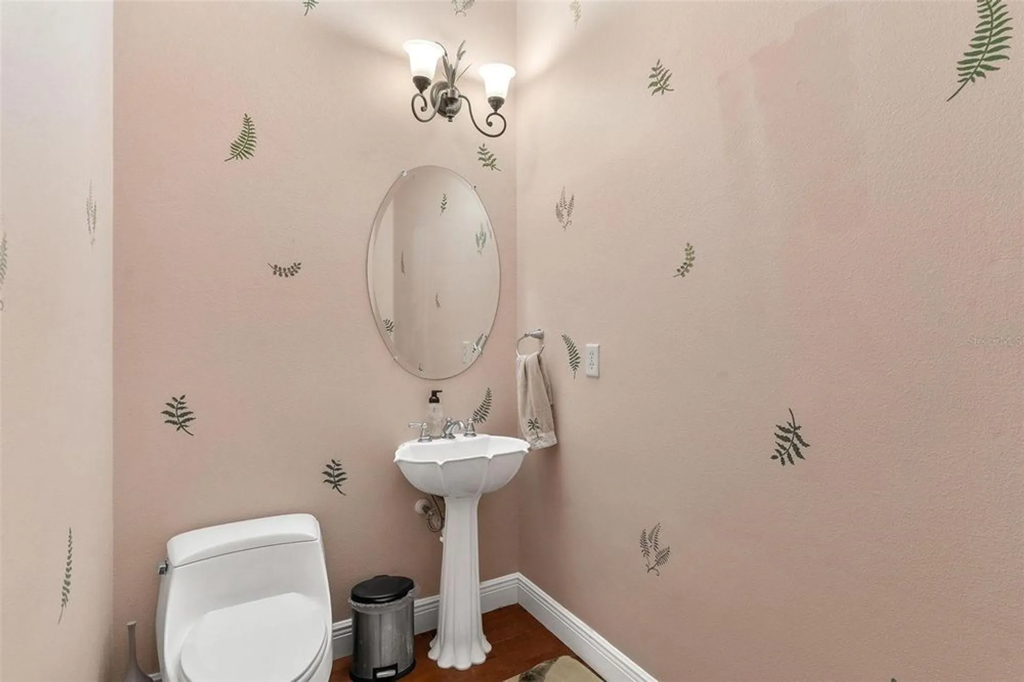 Property Slideshow image 32 of 47 | 38800 harborwoods pl, Lady Lake, FL, 32159