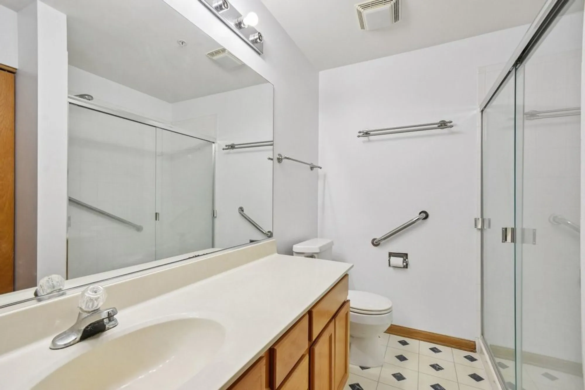 Property Slideshow image 14 of 20 | 20862 w torrey pines apt 1b, Plainfield, IL, 60544