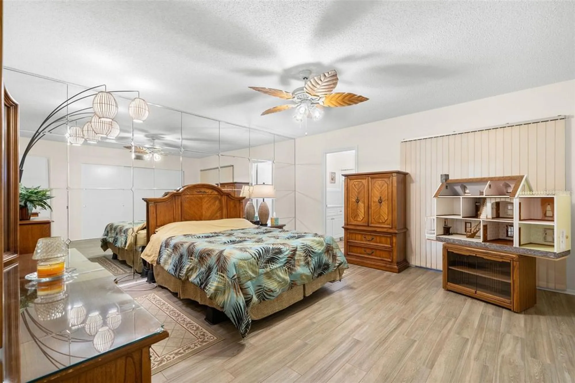 Property Slideshow image 15 of 39 | 2379 finlandia ln apt 21, Clearwater, FL, 33763