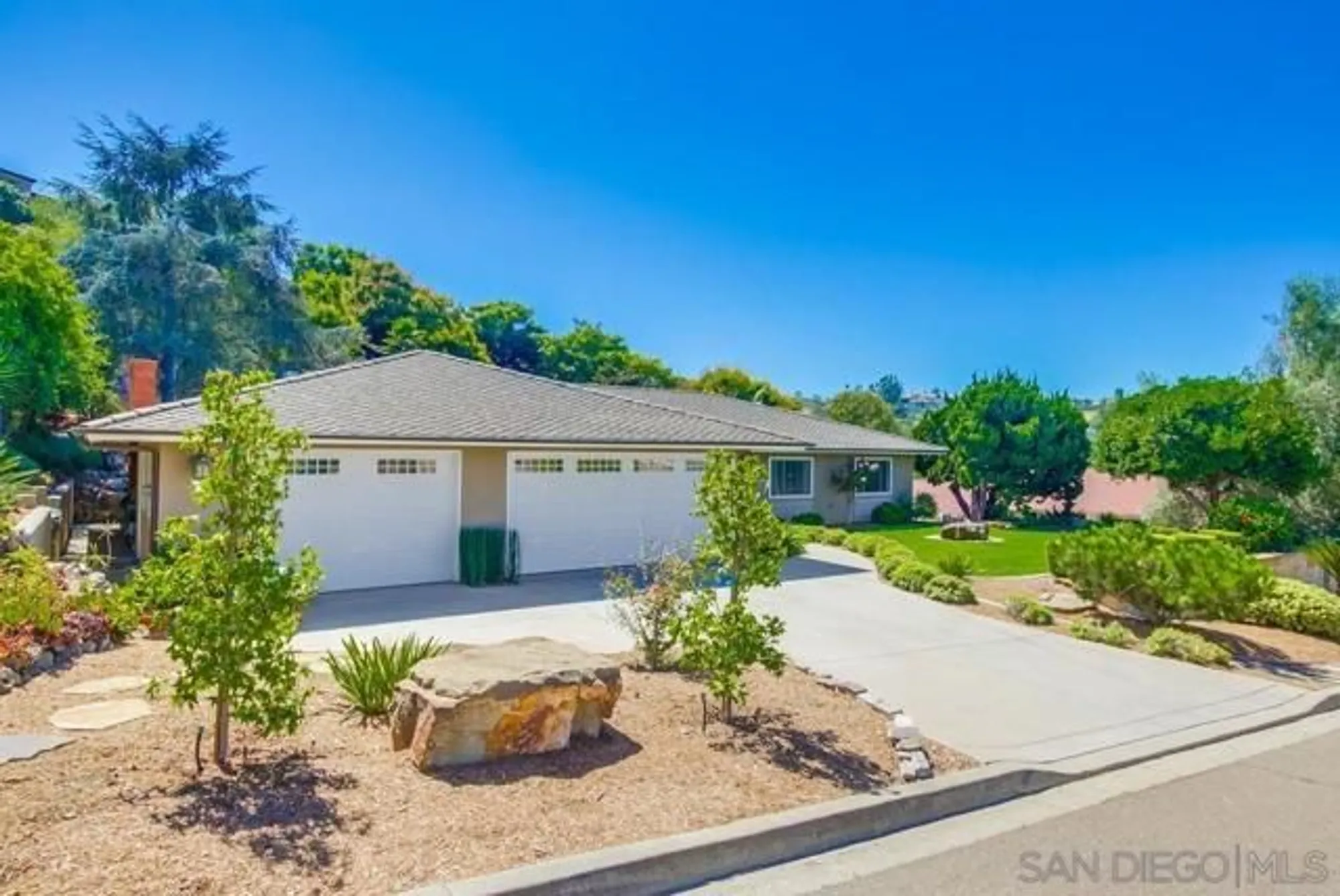 Property Slideshow image 4 of 44 | 1454 la plaza dr, San Marcos, CA, 92078