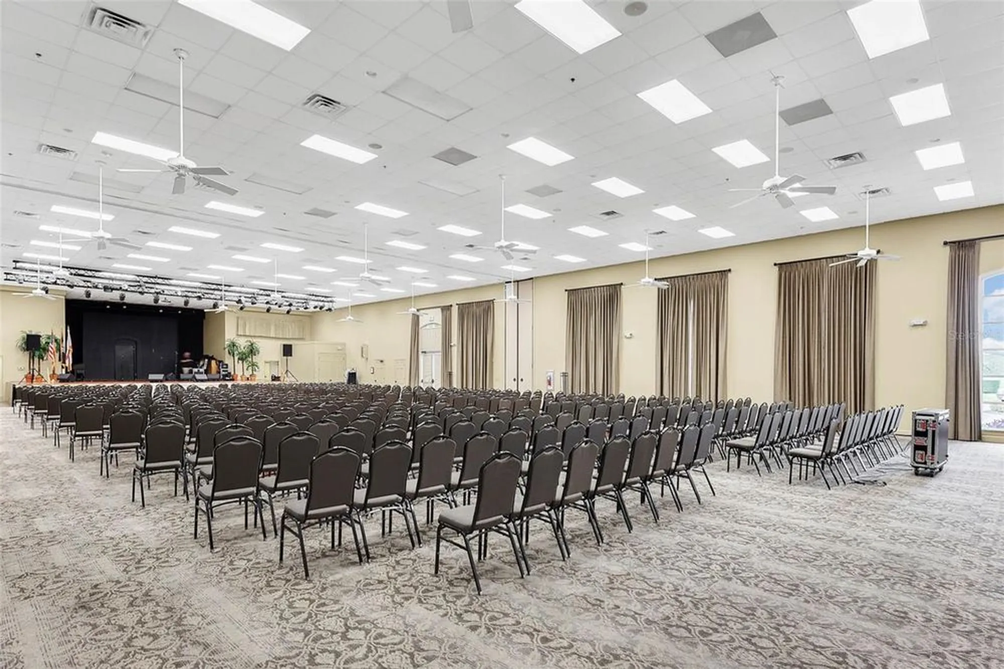 Property Slideshow image 65 of 71 | 1394 oakmont dr, Winter Haven, FL, 33884