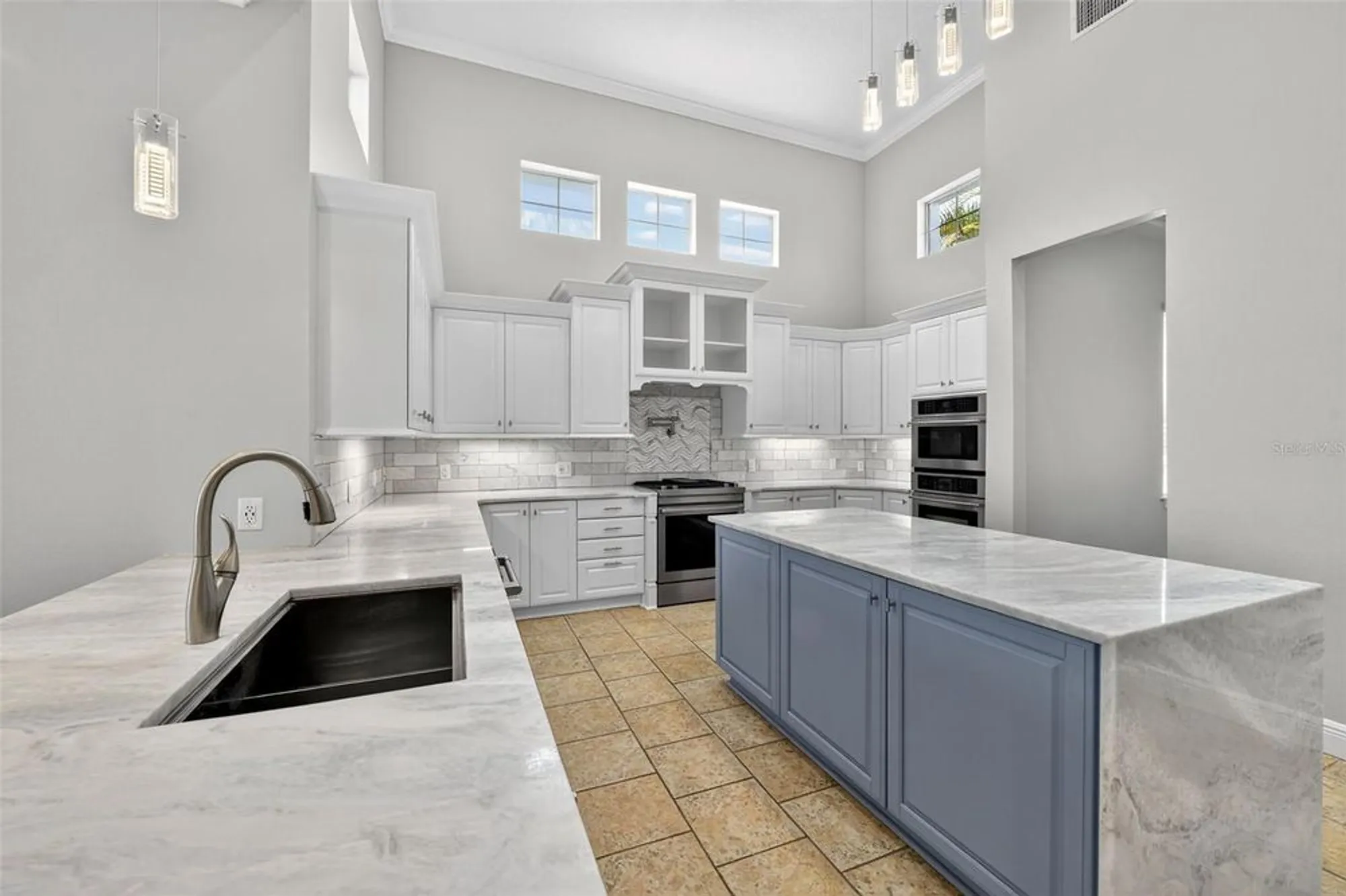 Property Slideshow image 11 of 56 | 5617 seagrass pl, Apollo Beach, FL, 33572
