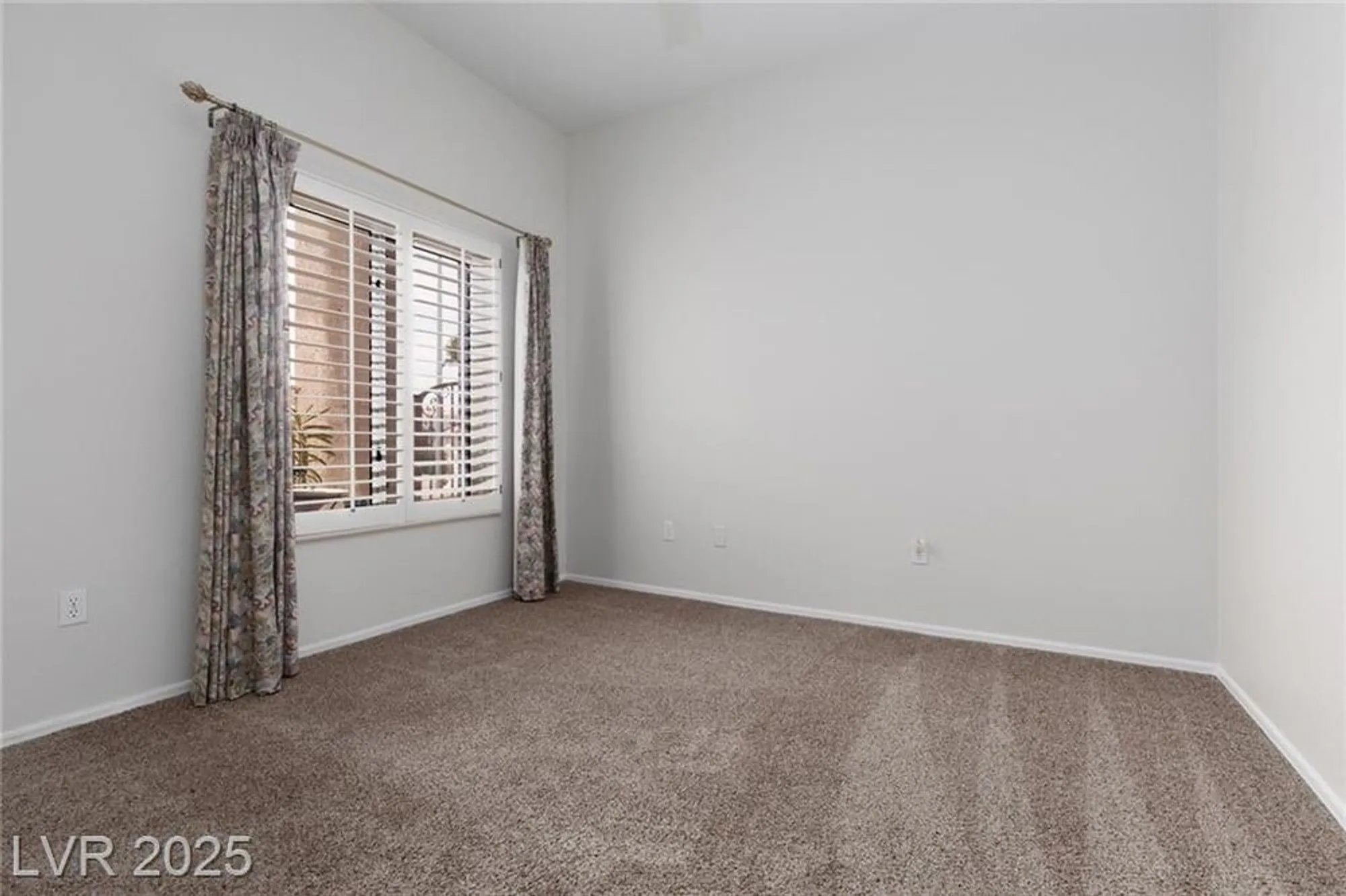 Property Slideshow image 27 of 67 | 2624 spalding dr, Las Vegas, NV, 89134