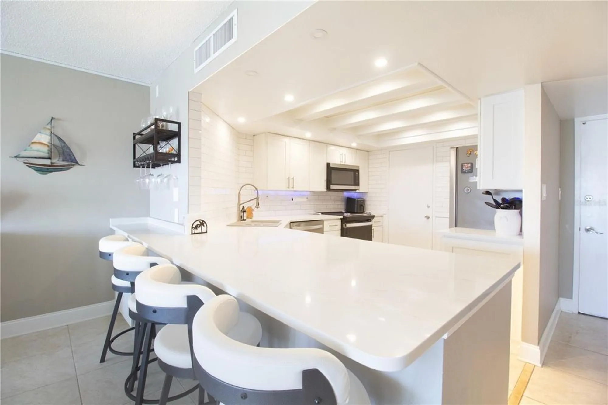 Property Slideshow image 6 of 28 | 7400 sun island dr 610, South Pasadena, FL, 33707