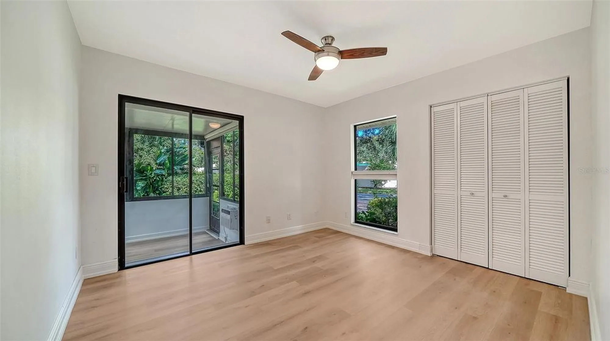 Property Slideshow image 21 of 48 | 5027 kestral park # 64, Sarasota, FL, 34231