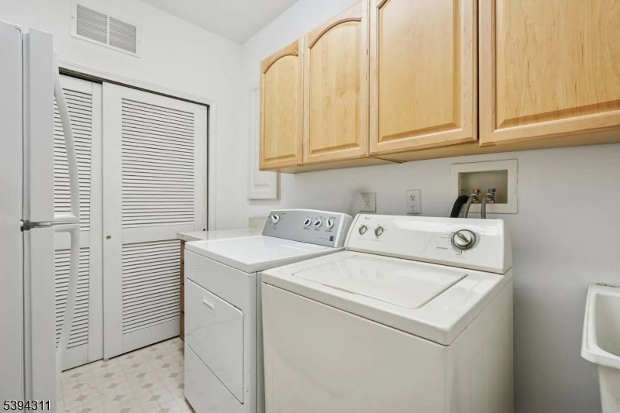 Property Slideshow image 25 of 38 | 806 holly ln, Cedar Grove, NJ, 07009