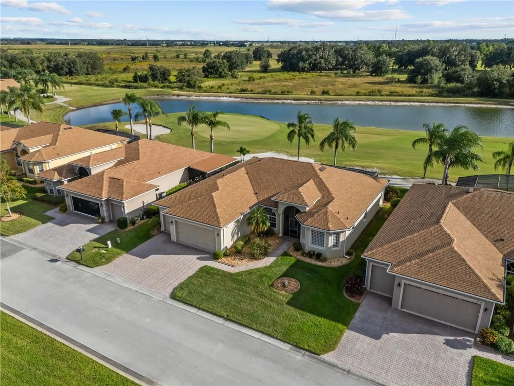 Property Slideshow image 5 of 65 | 4048 phoenician way, Winter Haven, FL, 33884