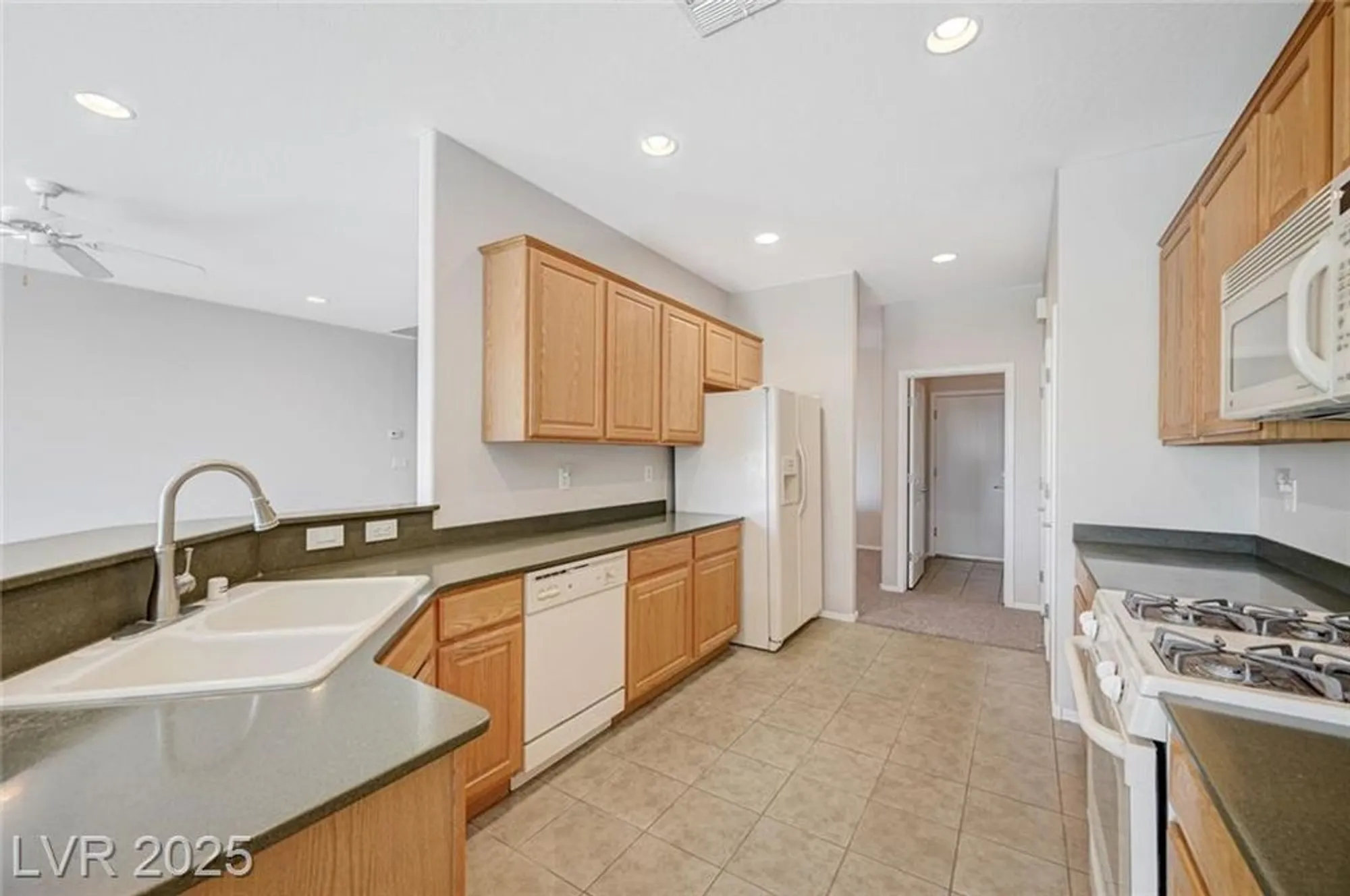 Property Slideshow image 13 of 37 | 2499 capella star st, Henderson, NV, 89044