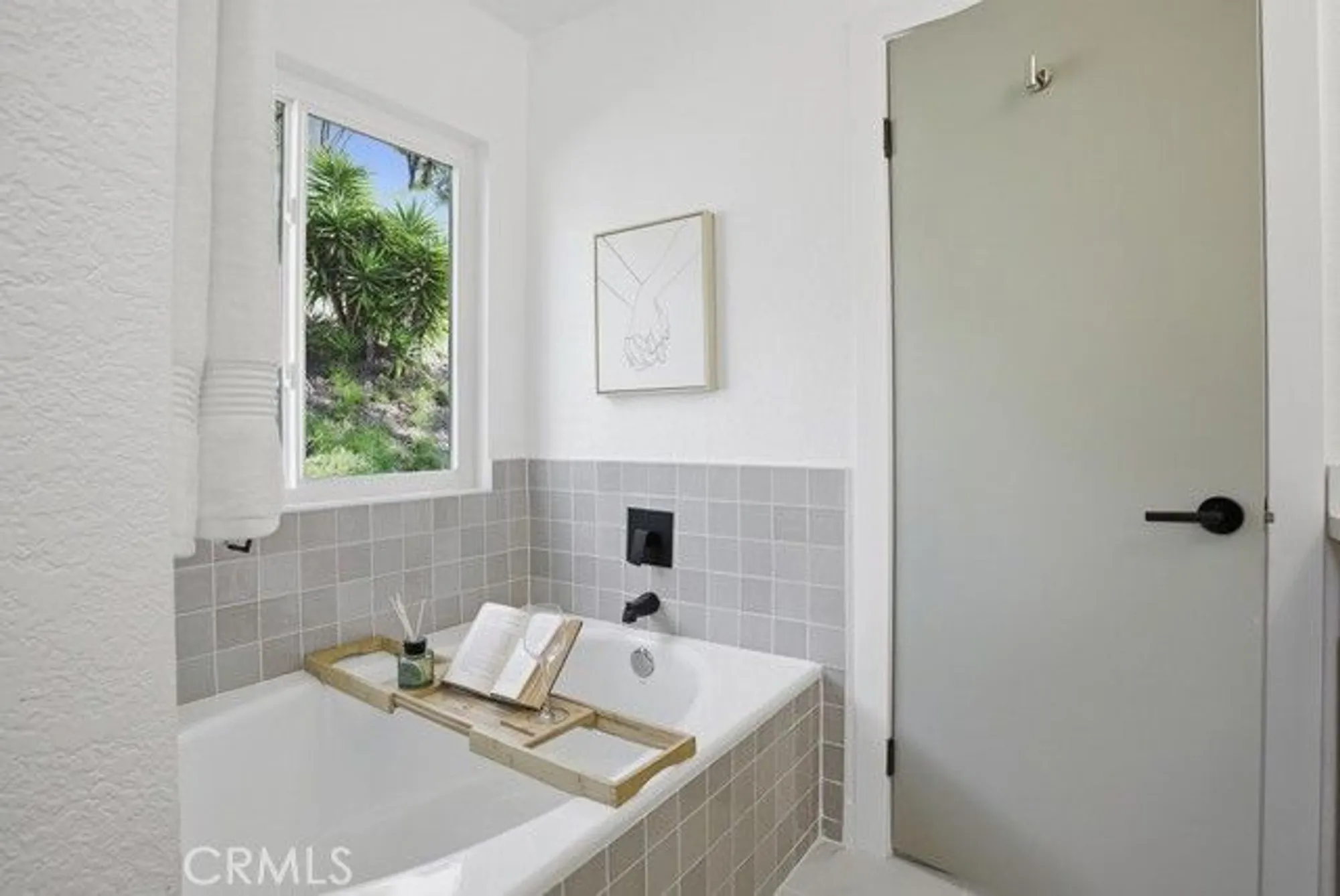 Property Slideshow image 24 of 52 | 1069 belleza st, Camarillo, CA, 93012