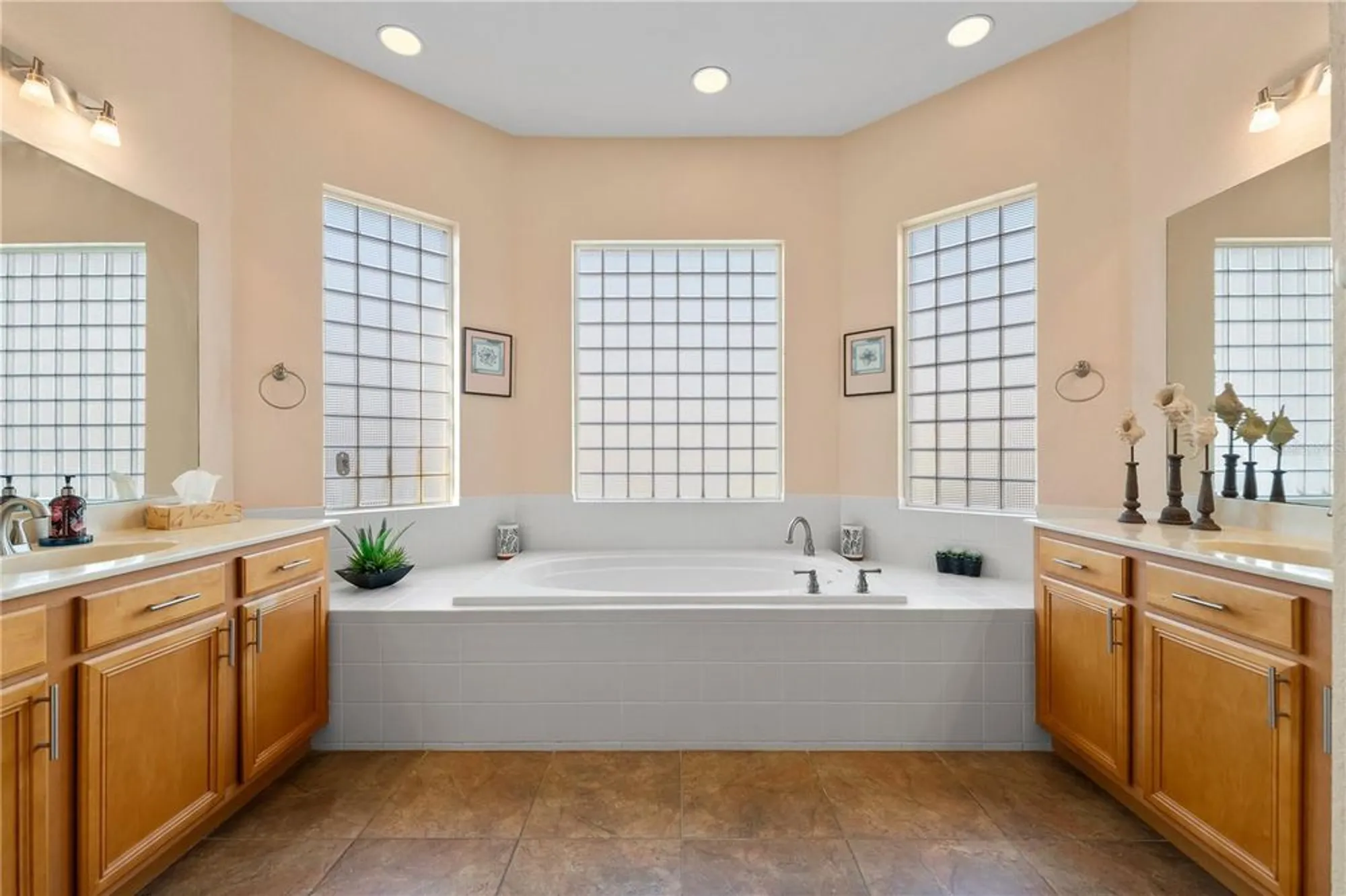 Property Slideshow image 36 of 65 | 4048 phoenician way, Winter Haven, FL, 33884