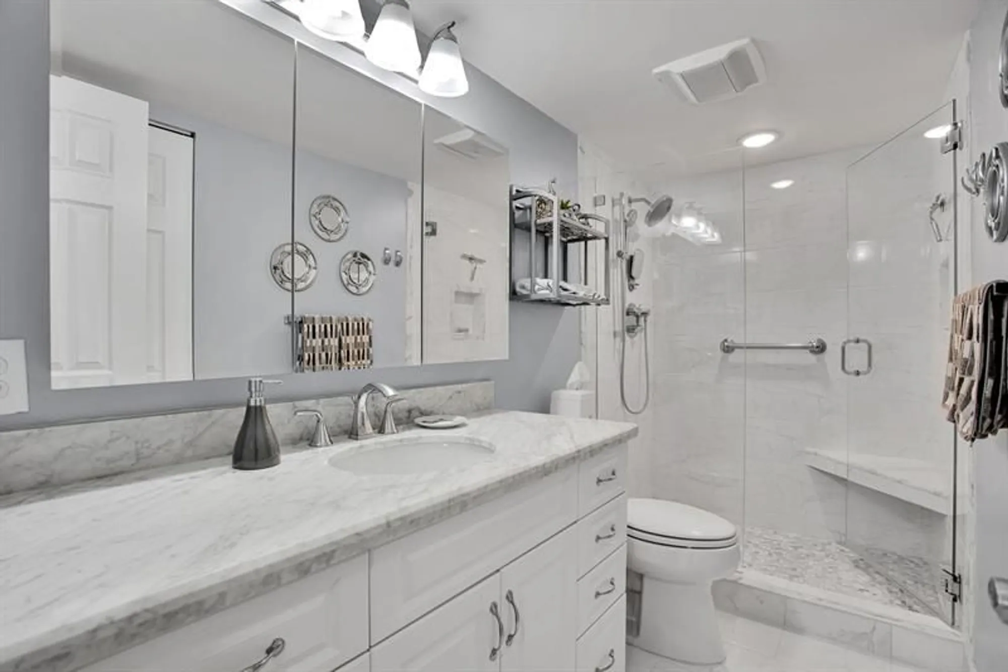 Property Slideshow image 16 of 32 | 3001 portofino isle l1, Coconut Creek, FL, 33066