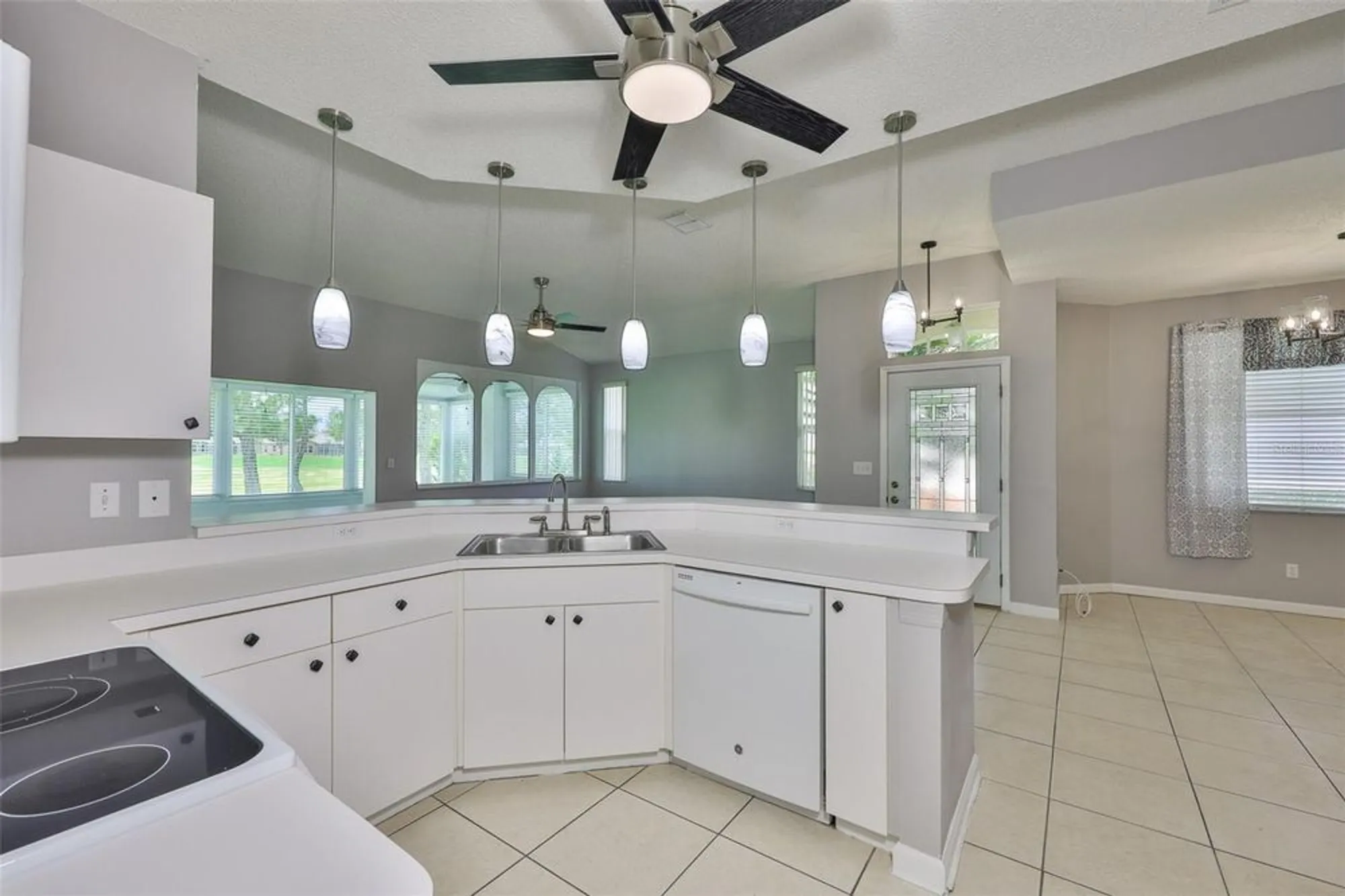 Property Slideshow image 8 of 52 | 2201 nantucket dr 46, Sun City Center, FL, 33573