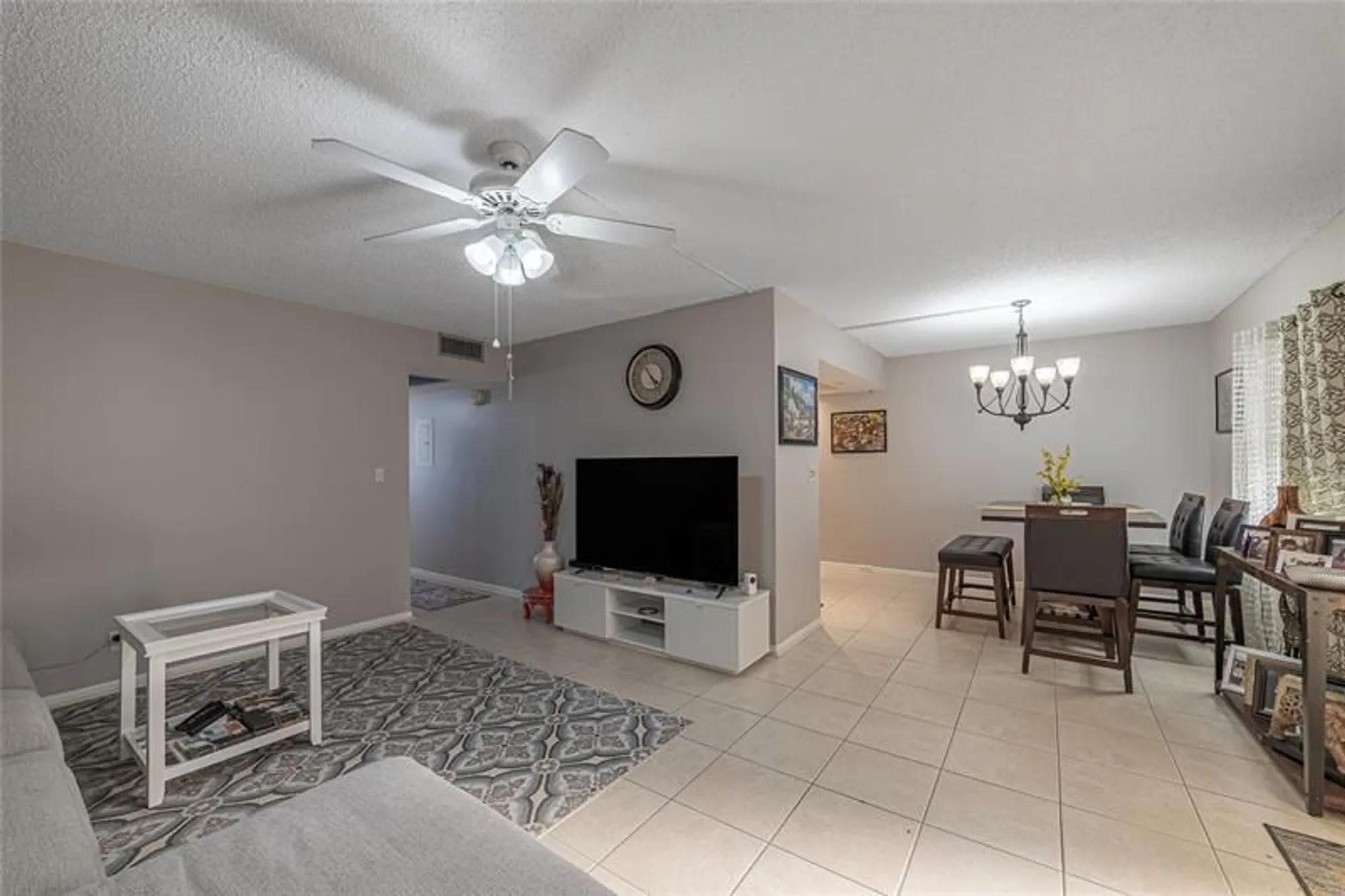 Property Slideshow image 4 of 27 | 1902 bermuda cir l4, Coconut Creek, FL, 33066