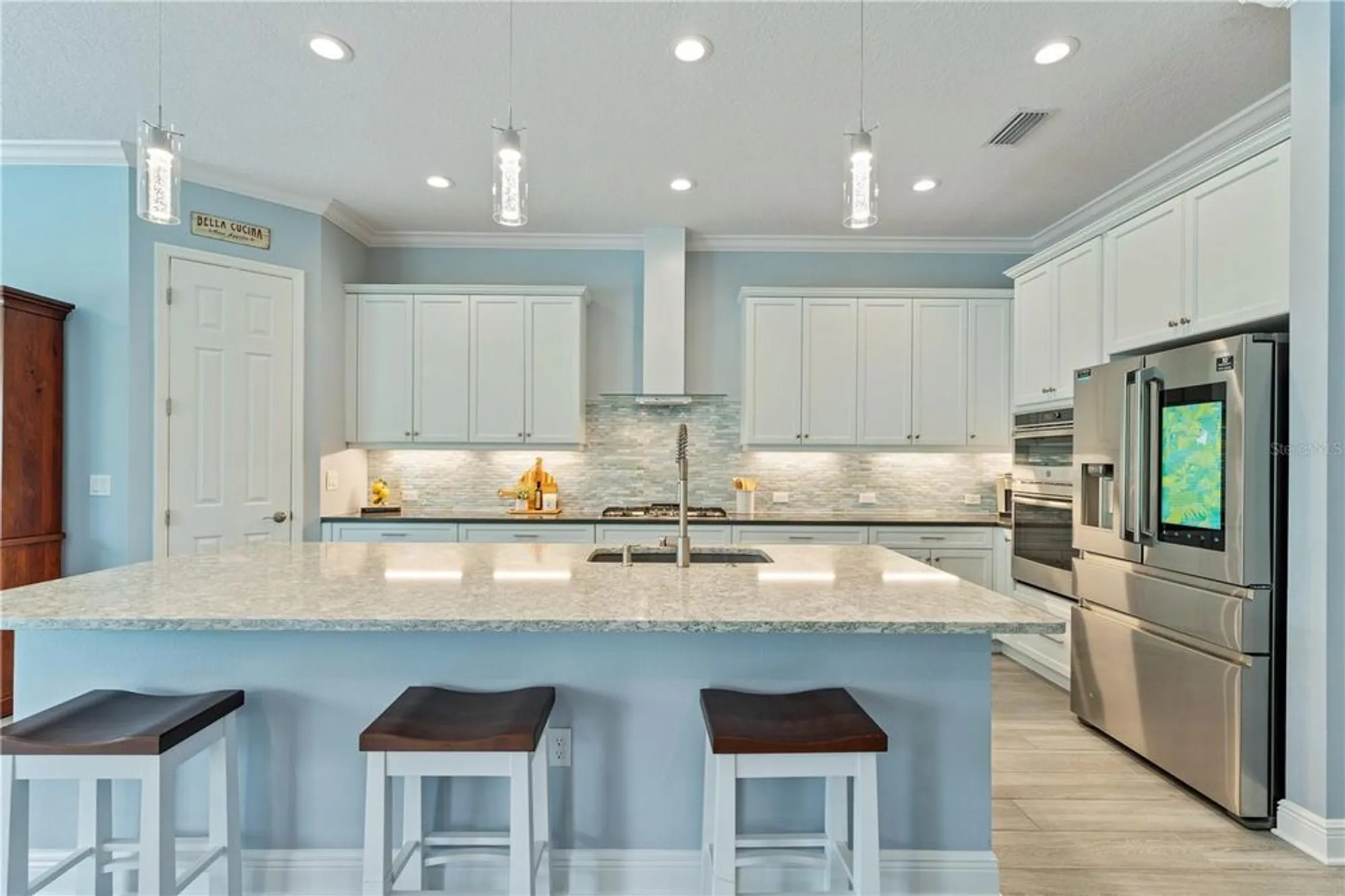 Property Slideshow image 30 of 95 | 708 manns harbor dr, Apollo Beach, FL, 33572