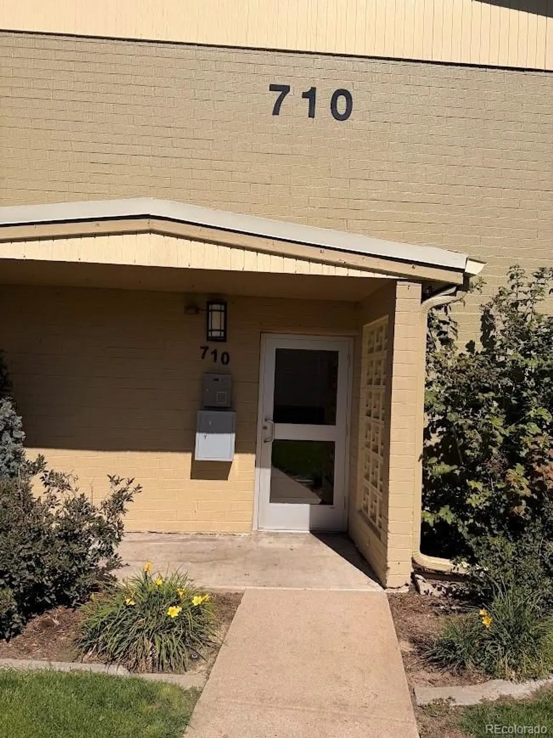 Property Slideshow image 15 of 24 | 710 s clinton st apt 7a, Denver, CO, 80247