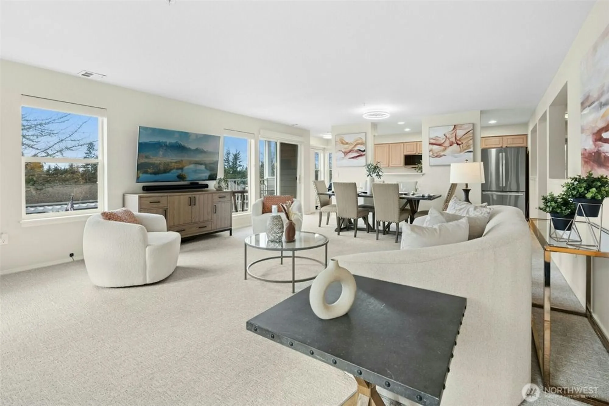 Property Slideshow image 13 of 31 | 22535 se highland cir 206, Issaquah, WA, 98029