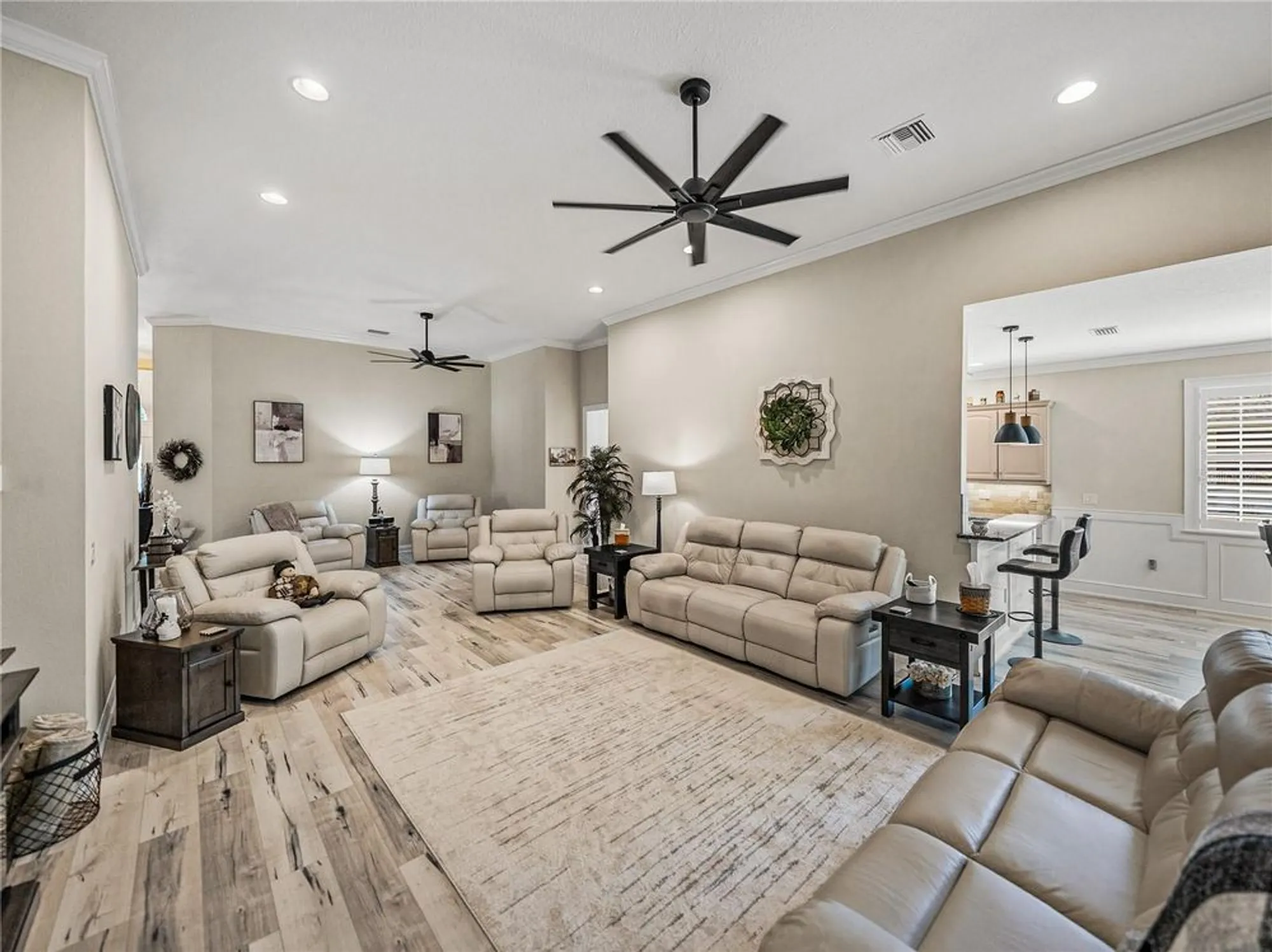 Property Slideshow image 17 of 77 | 8152 lake james dr, Lakeland, FL, 33810