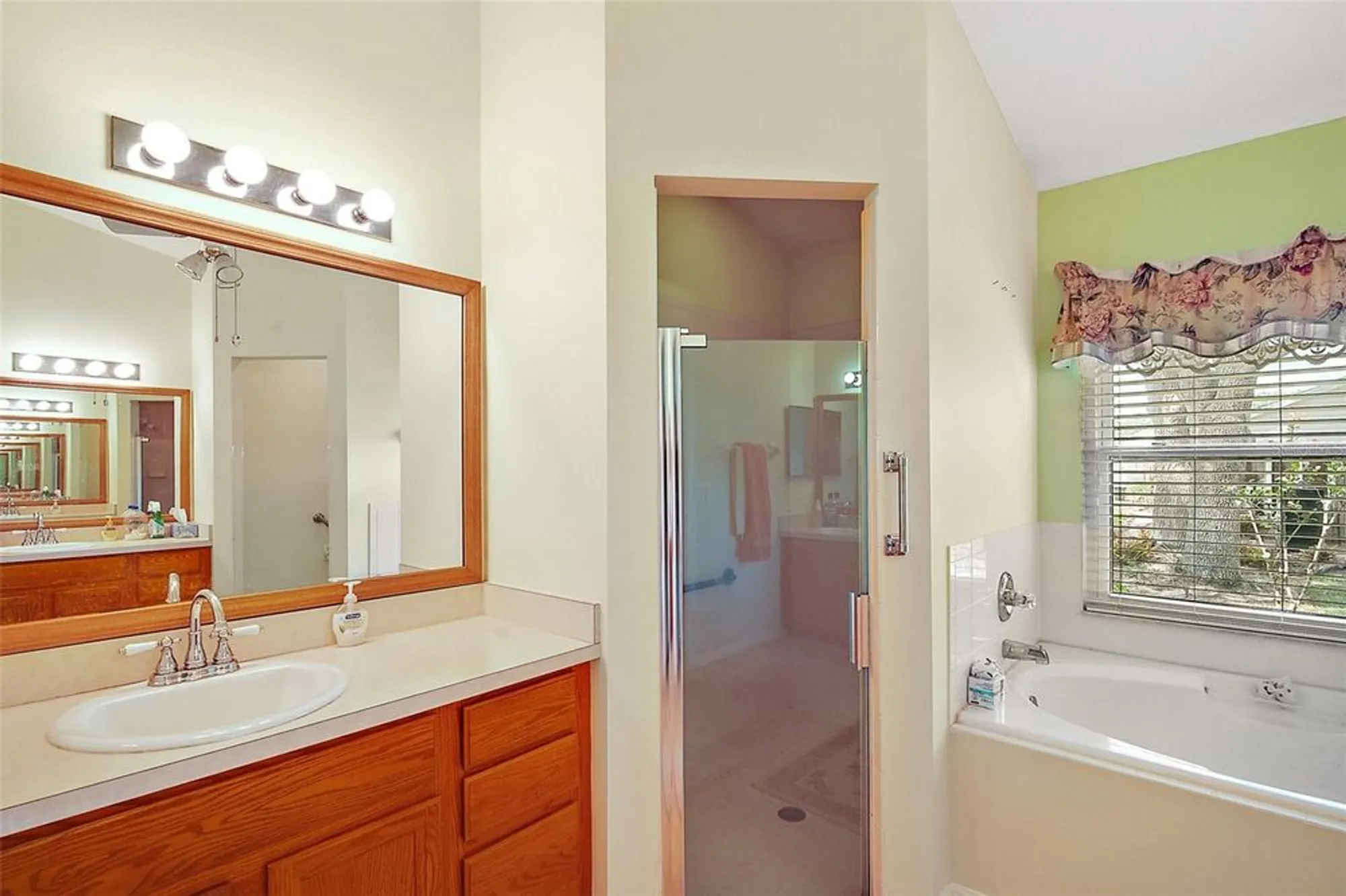 Property Slideshow image 34 of 36 | 25333 river crest dr, Leesburg, FL, 34748