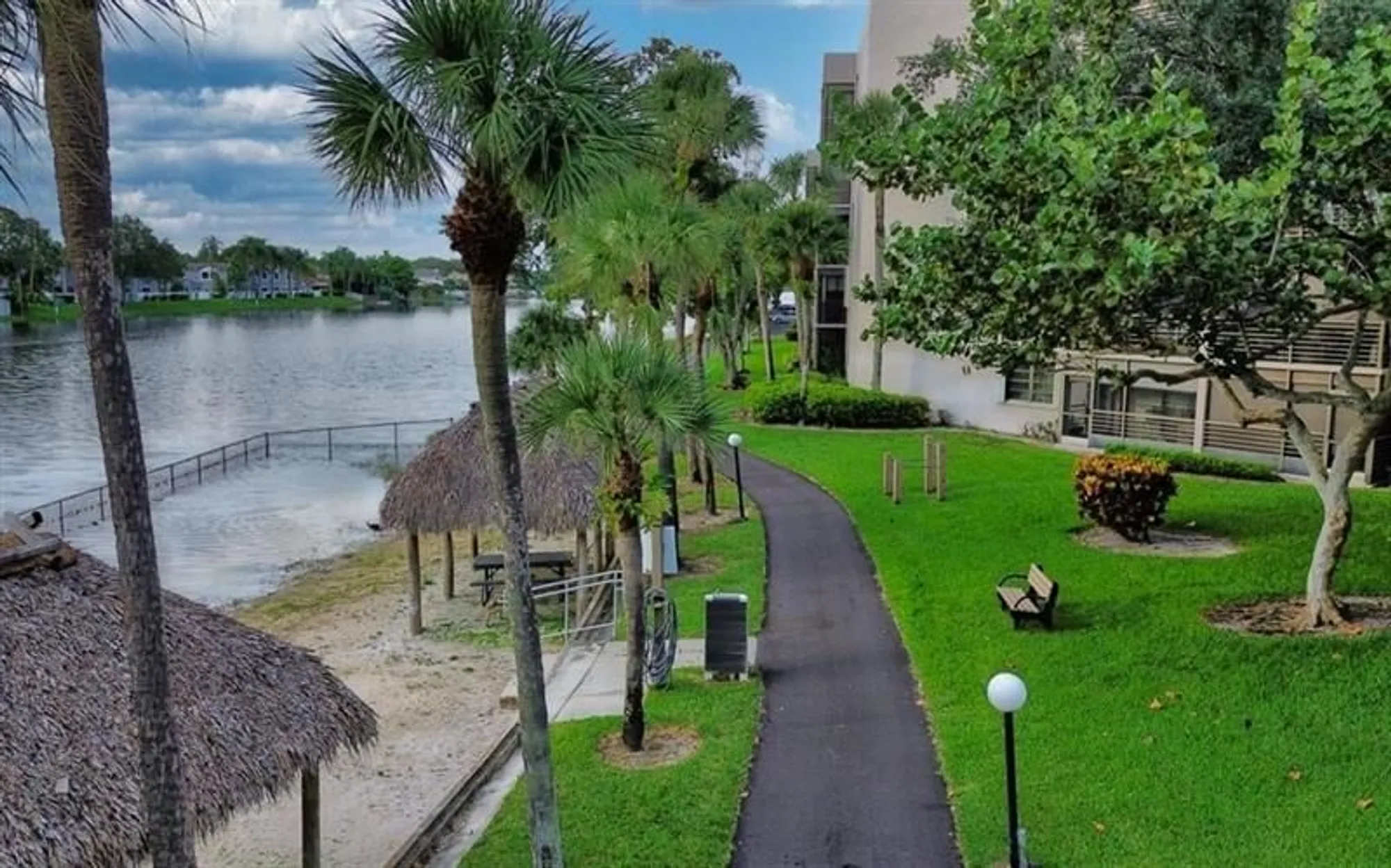 Property Slideshow image 30 of 60 | 900 colony point cir 407, Pembroke Pines, FL, 33026