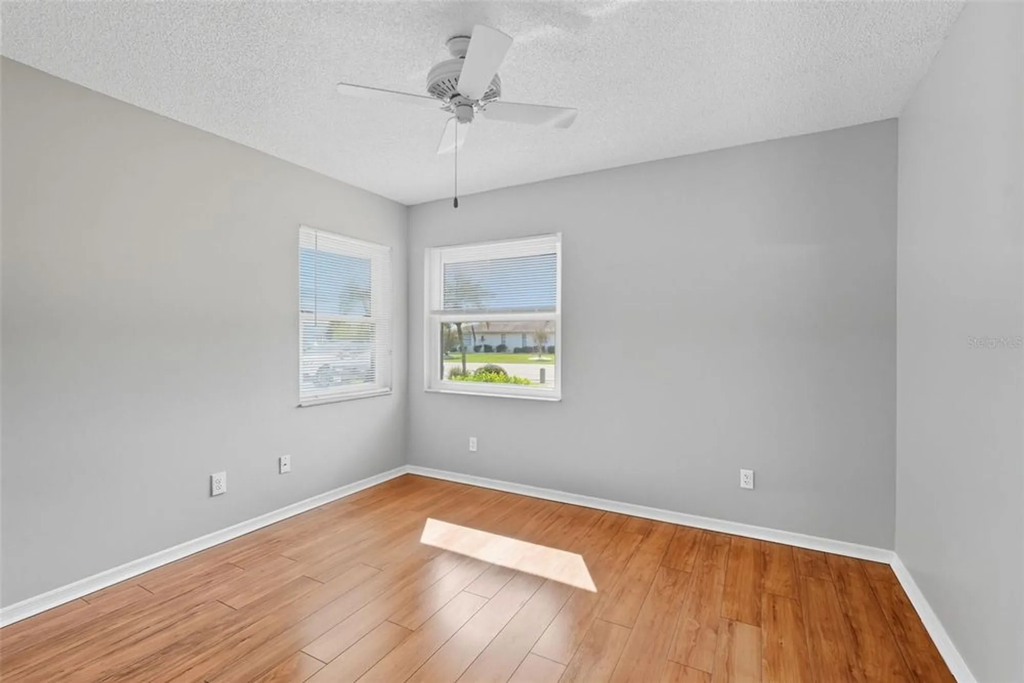 Property Slideshow image 17 of 32 | 1603 e del webb blvd, Sun City Center, FL, 33573