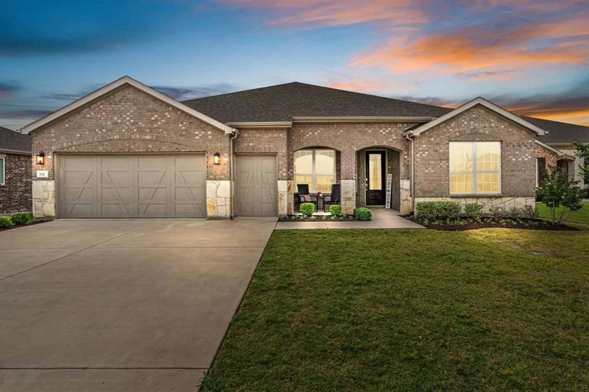 Property Slideshow image 1 of 40 | 712 freedom ln, Aubrey, TX, 76227
