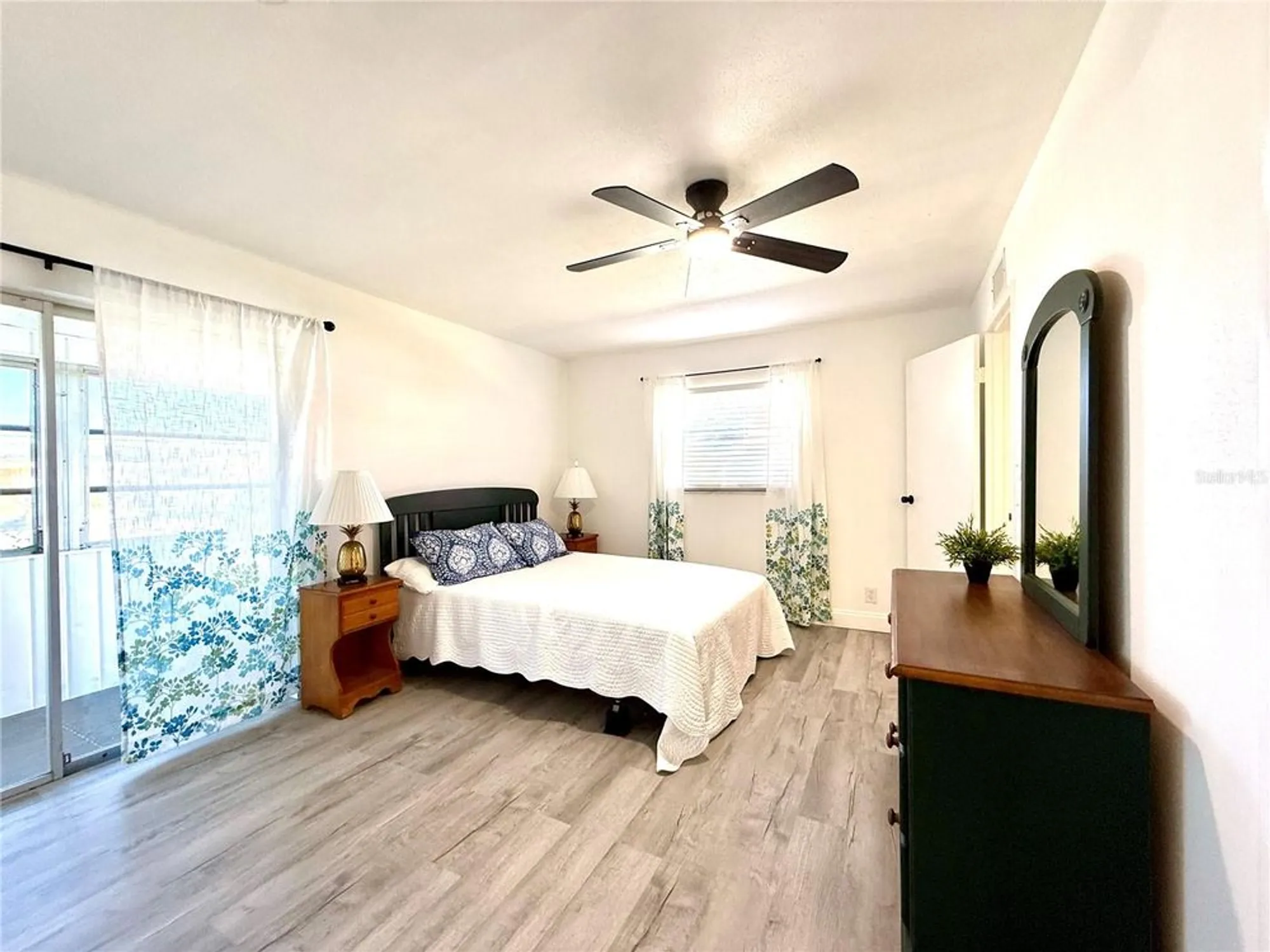Property Slideshow image 19 of 28 | 1802 bedford ln 7, Sun City Center, FL, 33573