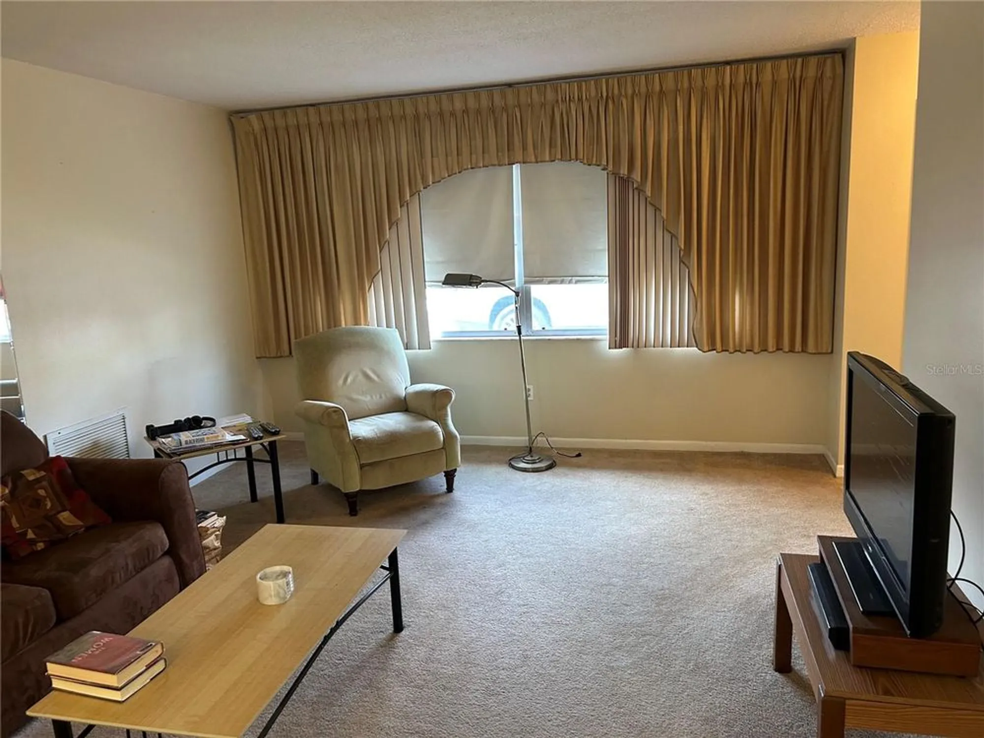 Property Slideshow image 6 of 16 | 8465 calais, Pinellas Park, FL, 33781