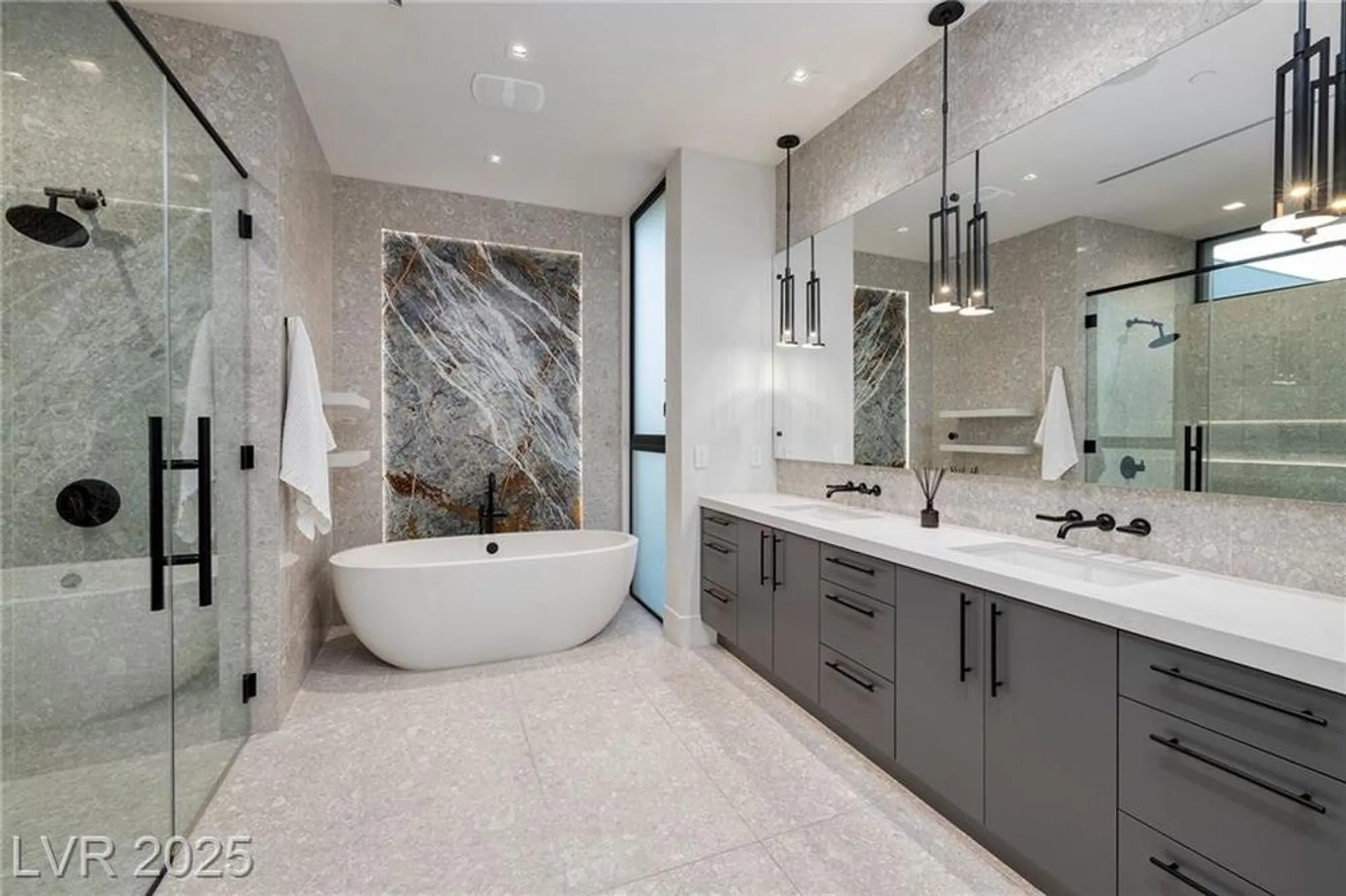 Property Slideshow image 9 of 32 | 10 sunrise beach cir, Henderson, NV, 89011