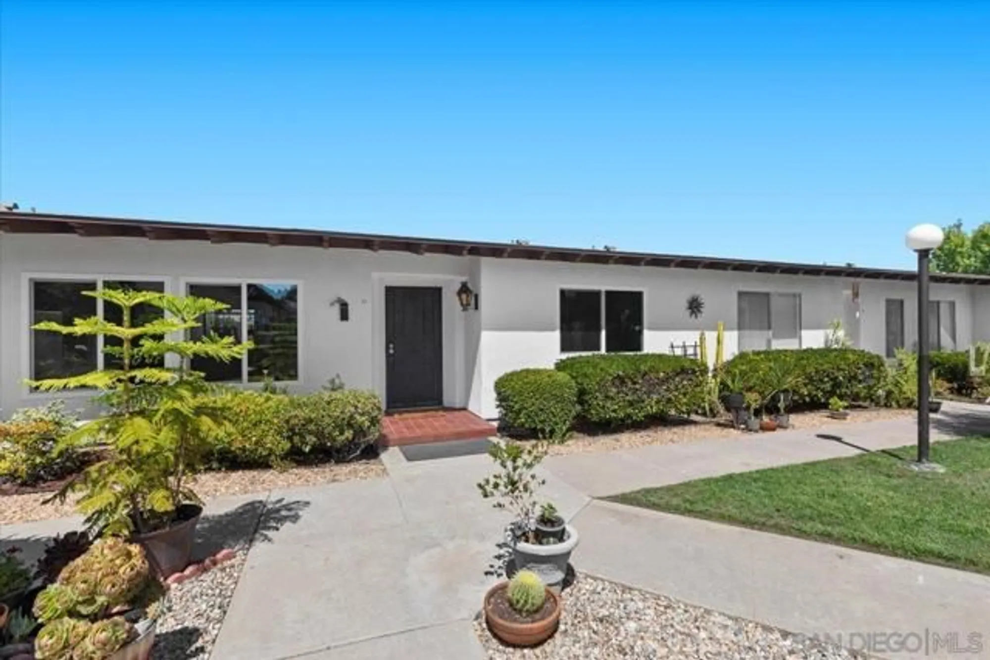 Property Slideshow image 31 of 51 | 16566 caminito vecinos 31, San Diego, CA, 92128