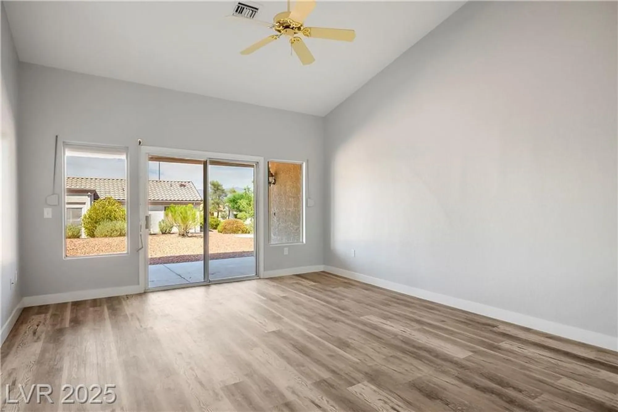 Property Slideshow image 18 of 59 | 8500 gull dr, Las Vegas, NV, 89134